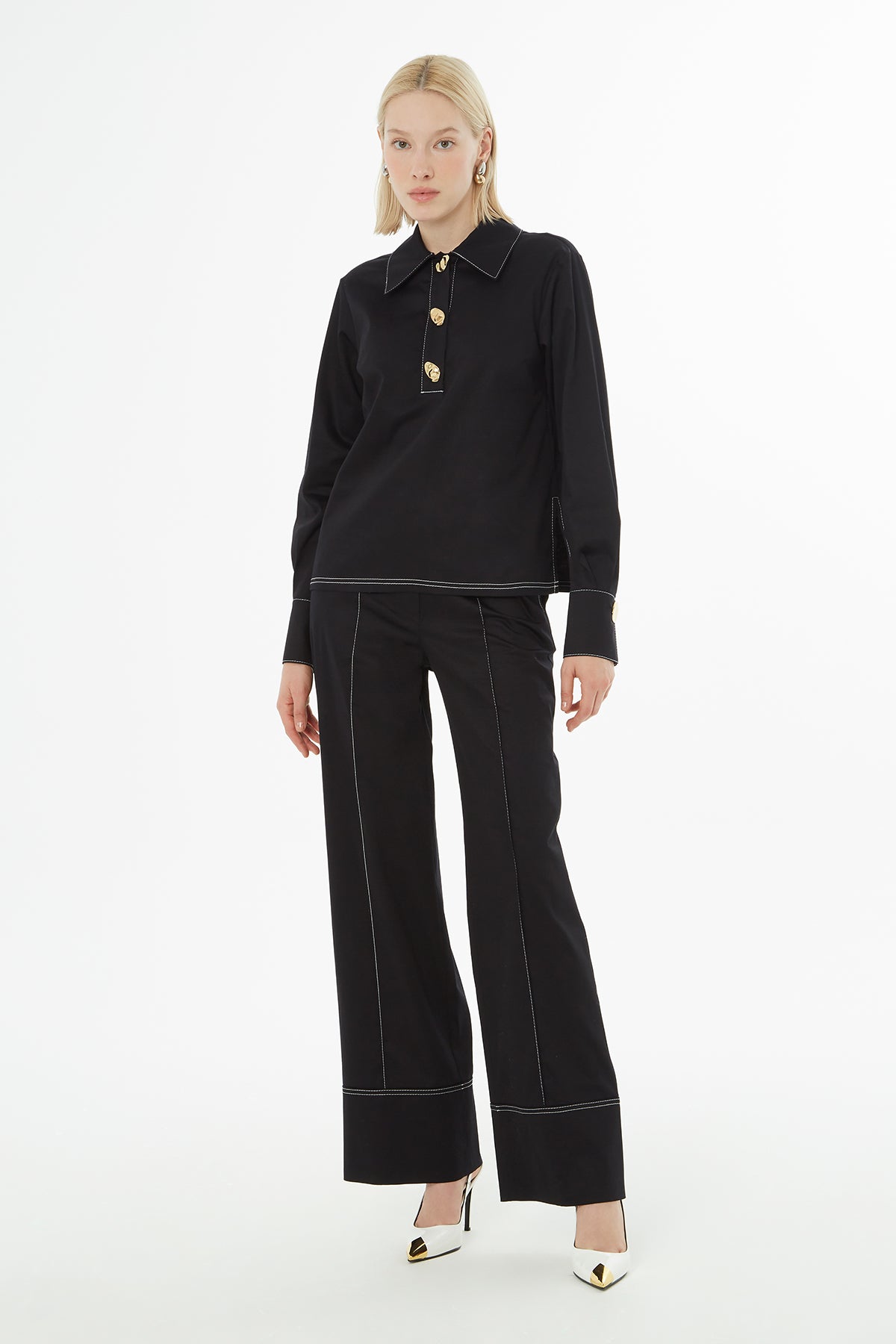 Kontrast Dikişli Asimetrik Düğmeli Bluz