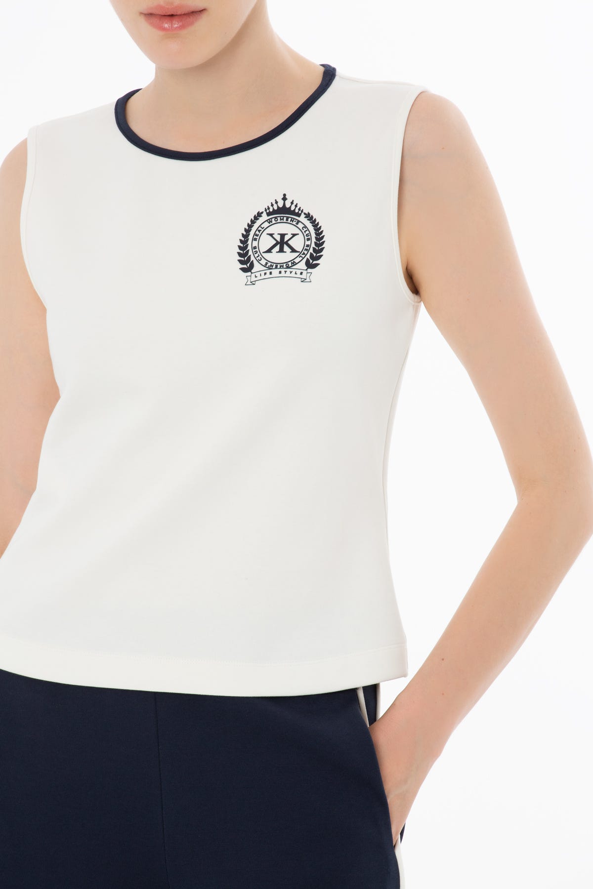 Kolsuz Bisiklet Yaka Ekru T-Shirt