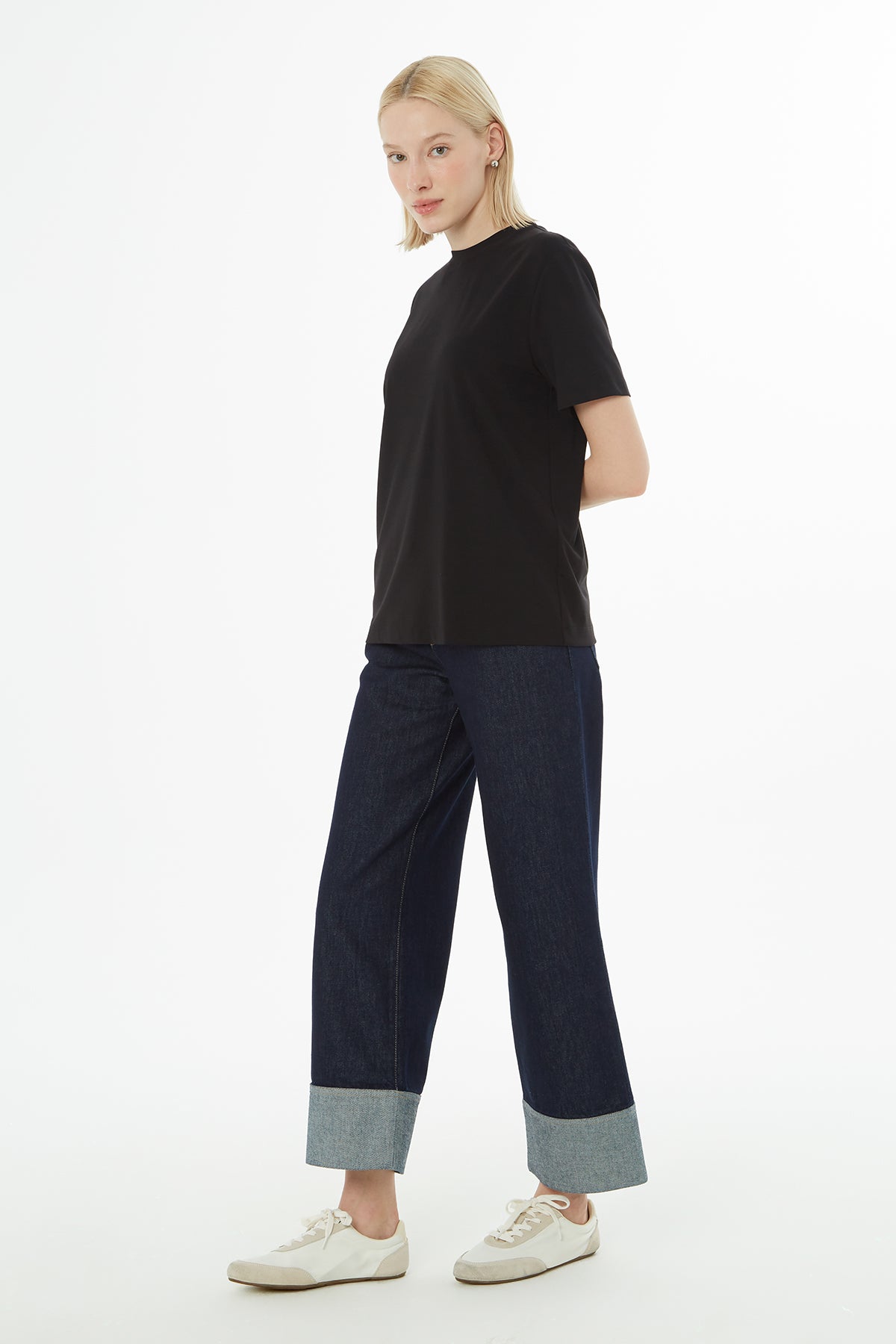 Bisiklet Yaka Kısa Kollu Basic T-shirt