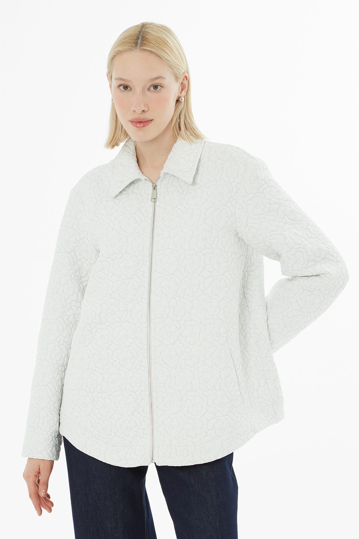 Çiçek Broşlu Fermuarlı Ceket