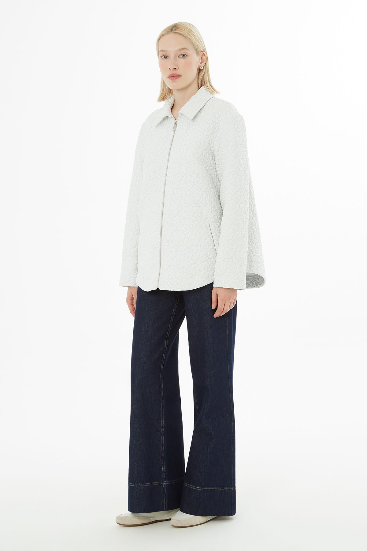 Çiçek Broşlu Fermuarlı Ceket