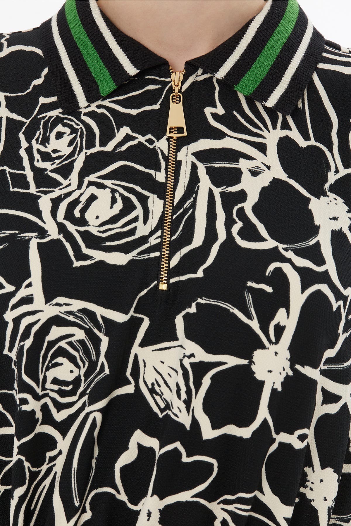 Önden Fermuarlı Yakalı Uzun Elbise