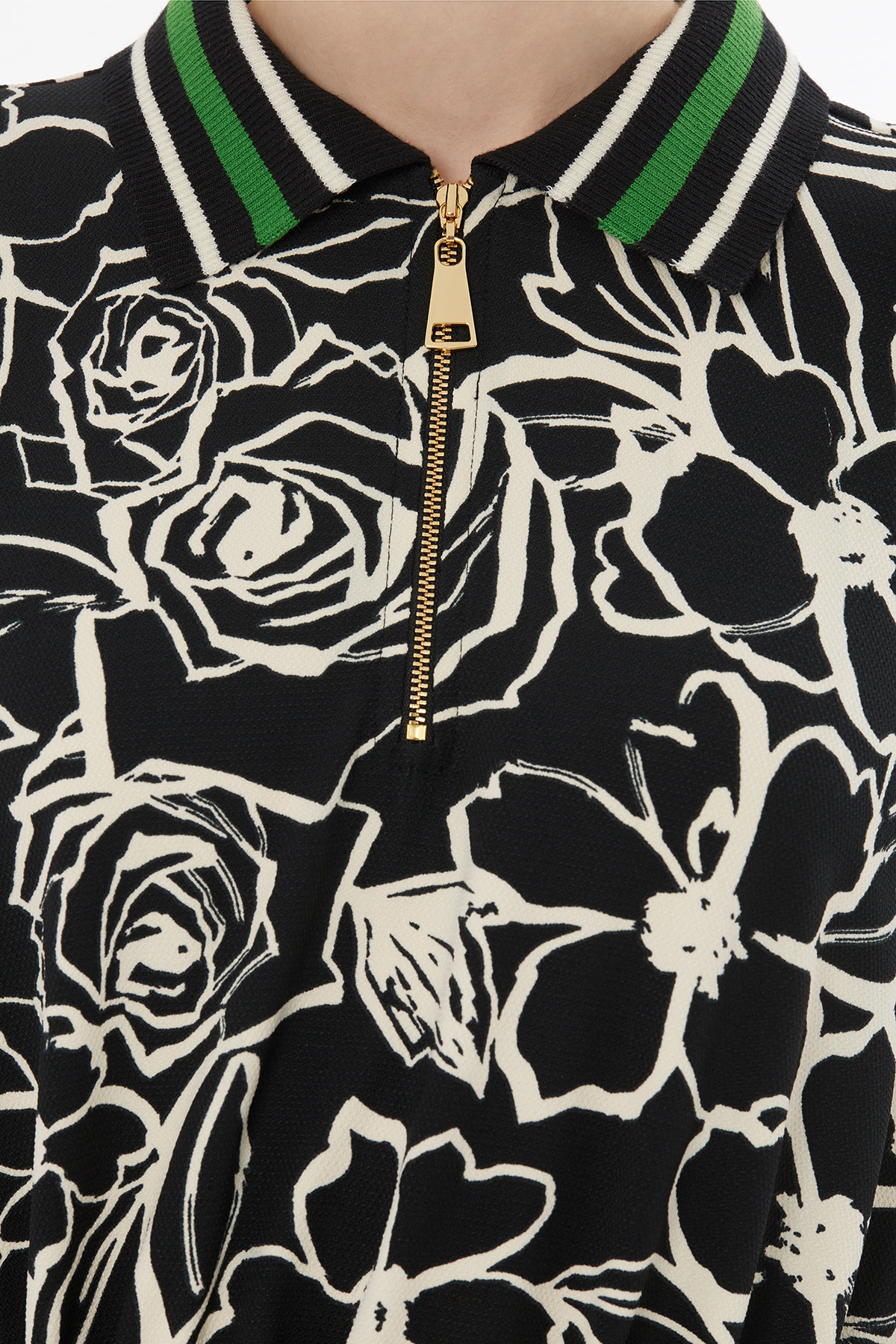 Önden Fermuarlı Yakalı Uzun Elbise