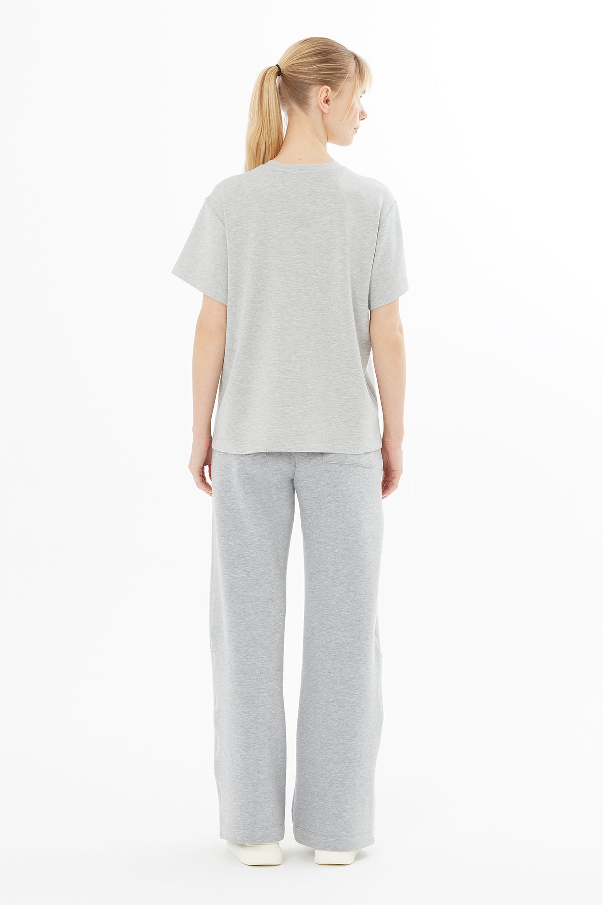 Kısa Kollu Cep Üzeri Boncuk İşlemeli Bluz