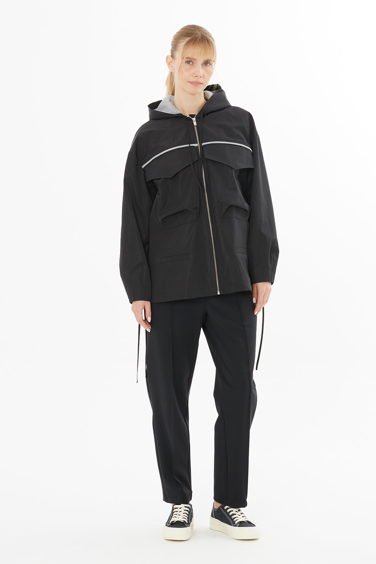 Kapüşon Yaka Fermuar Kapamalı Ceket