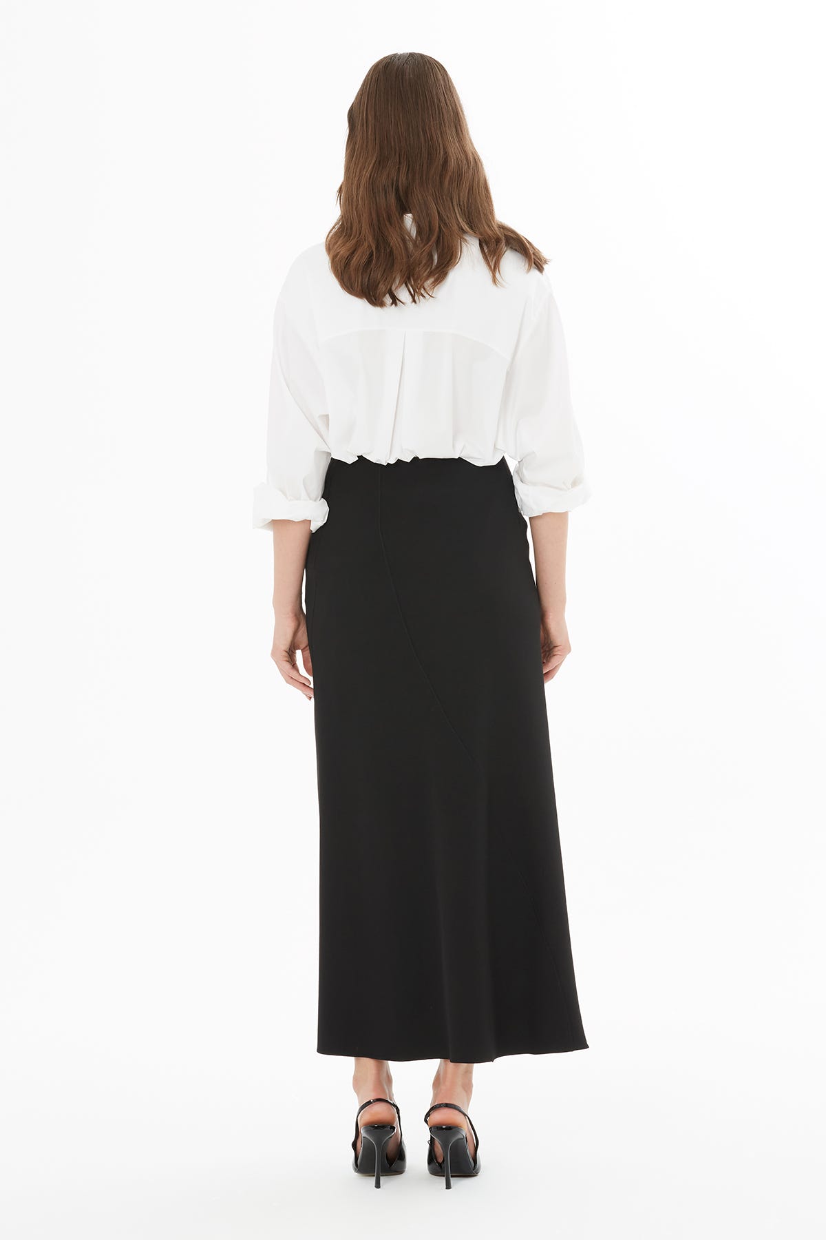 Yandan Fermuar Kapamalı Yırtmaçlı Logo Detaylı Etek