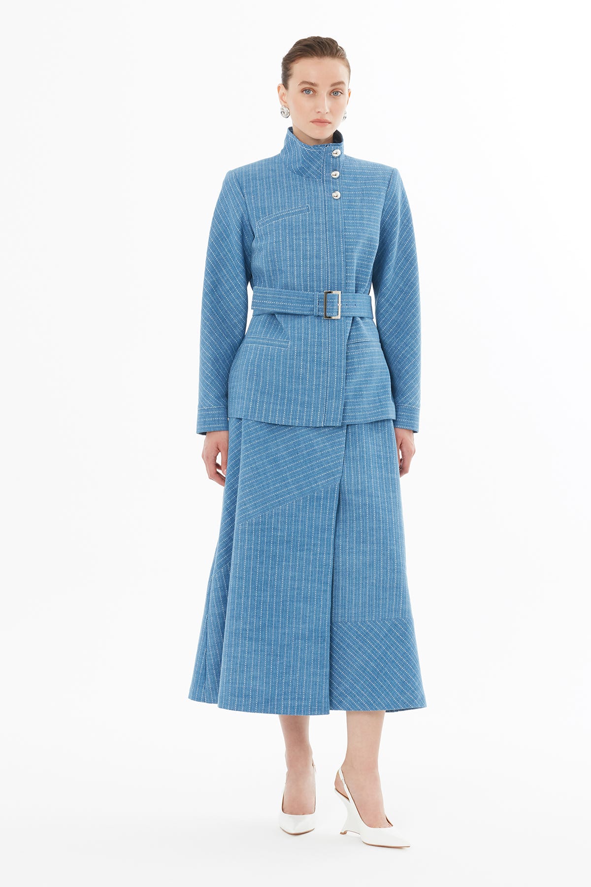 Kemer Ve Düğme Detaylı Uzun Kollu Ceket