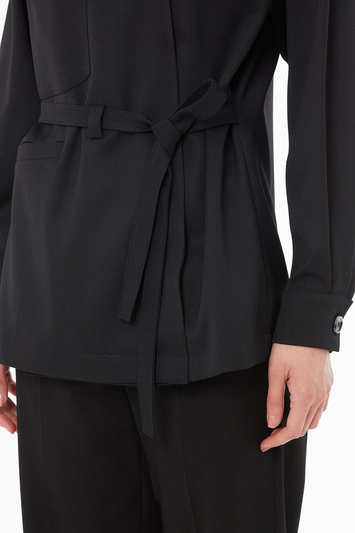 Çıtçıt Kapamalı Kuşak Ve Köprü Detaylı Ceket