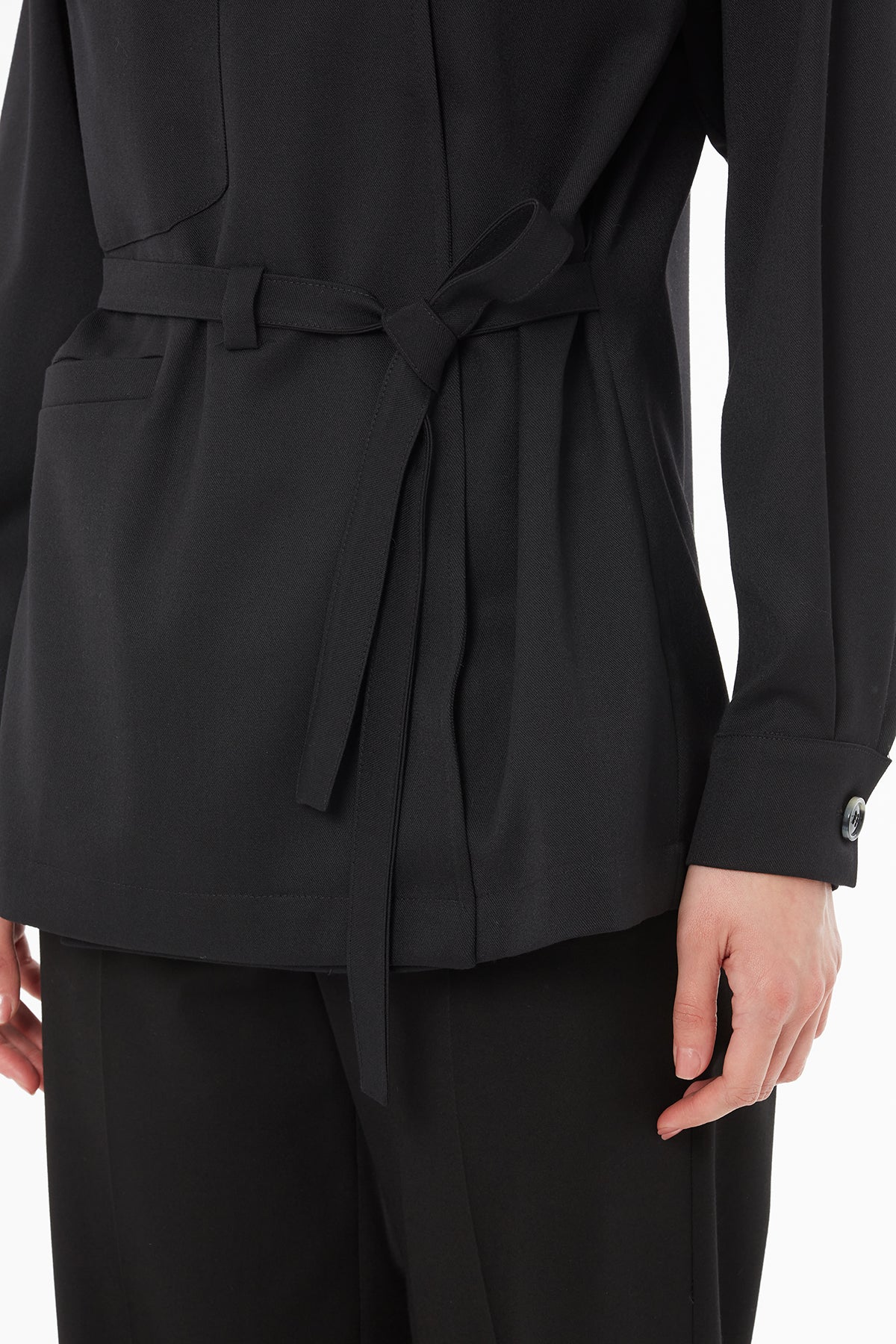 Çıtçıt Kapamalı Kuşak Ve Köprü Detaylı Ceket