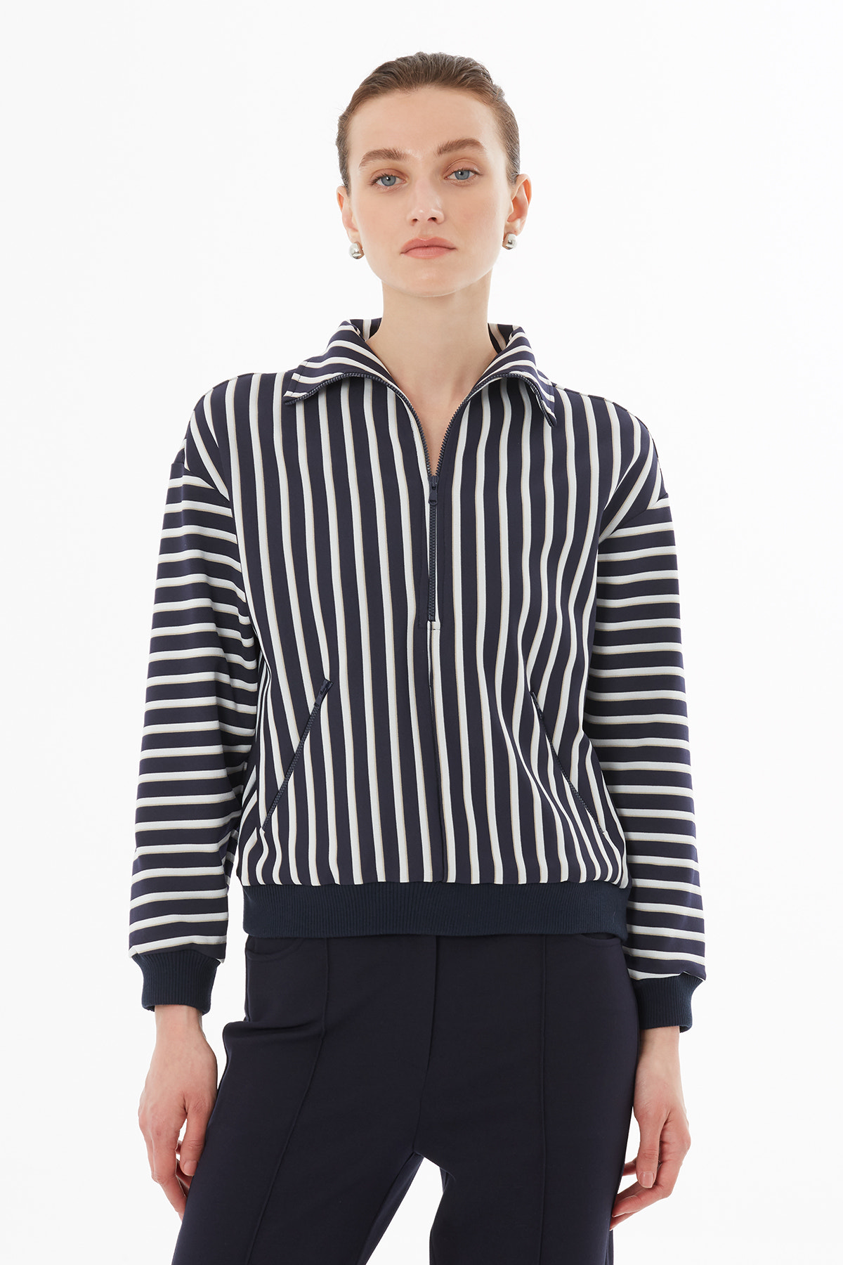 Gömlek Yakalı Fermuarlı Cep Detaylı Bluz