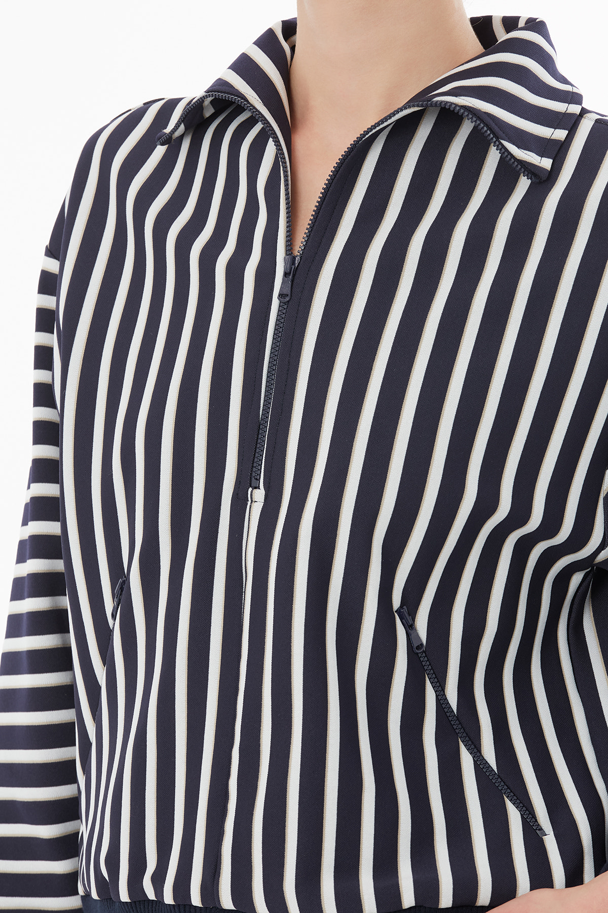 Gömlek Yakalı Fermuarlı Cep Detaylı Bluz