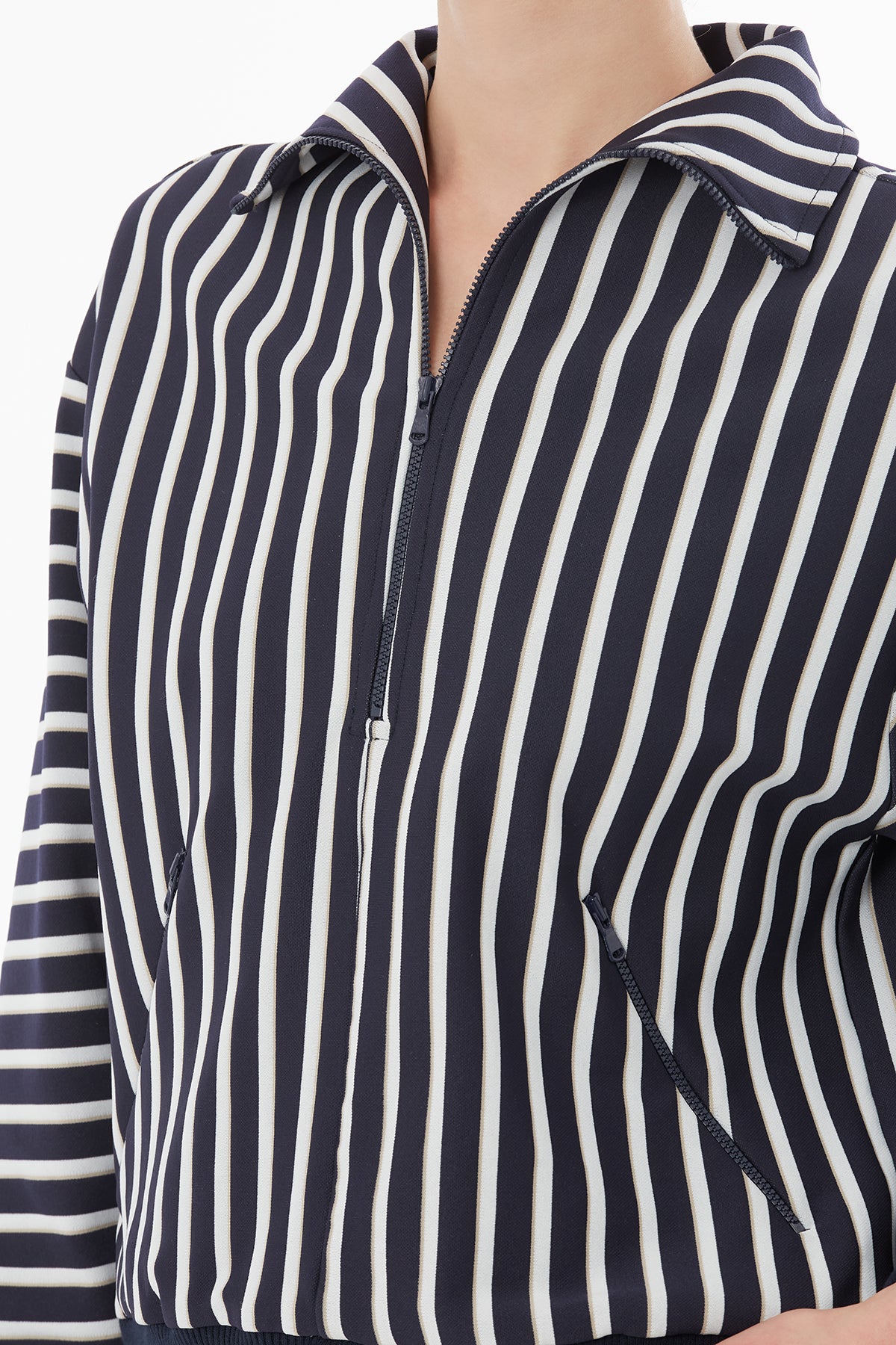 Gömlek Yakalı Fermuarlı Cep Detaylı Bluz