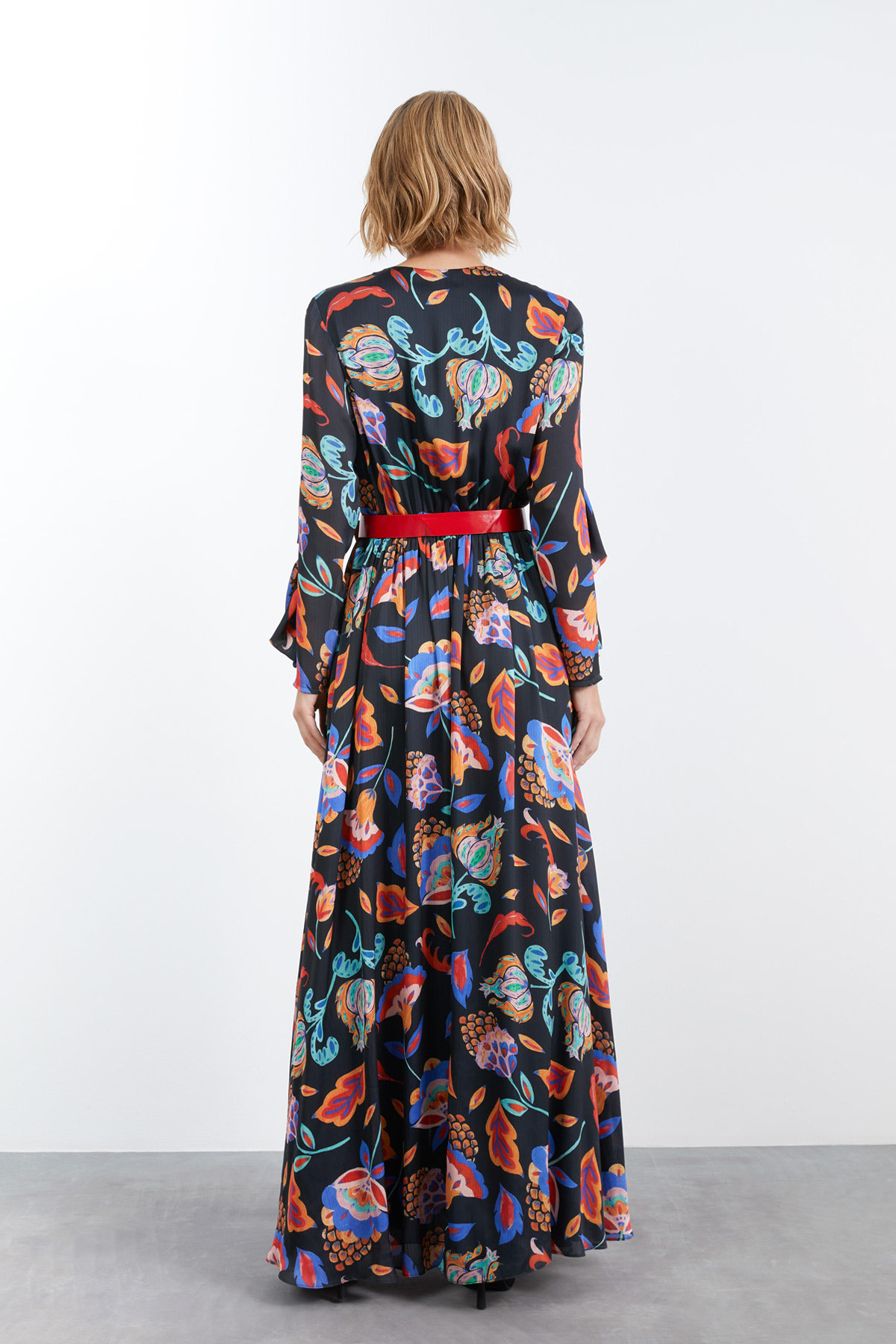 Önü Ve Kolları Fırfır Detaylı Desenli Uzun Elbise