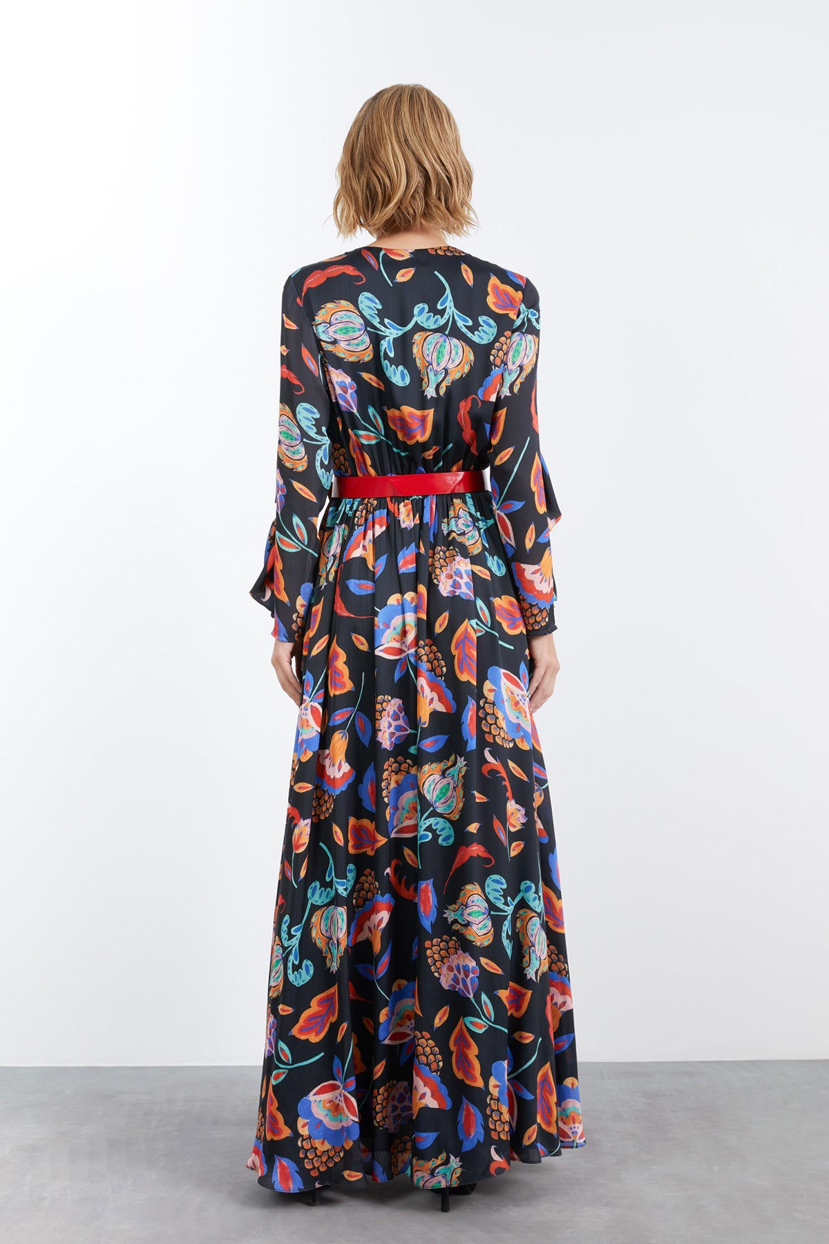 Önü Ve Kolları Fırfır Detaylı Desenli Uzun Elbise