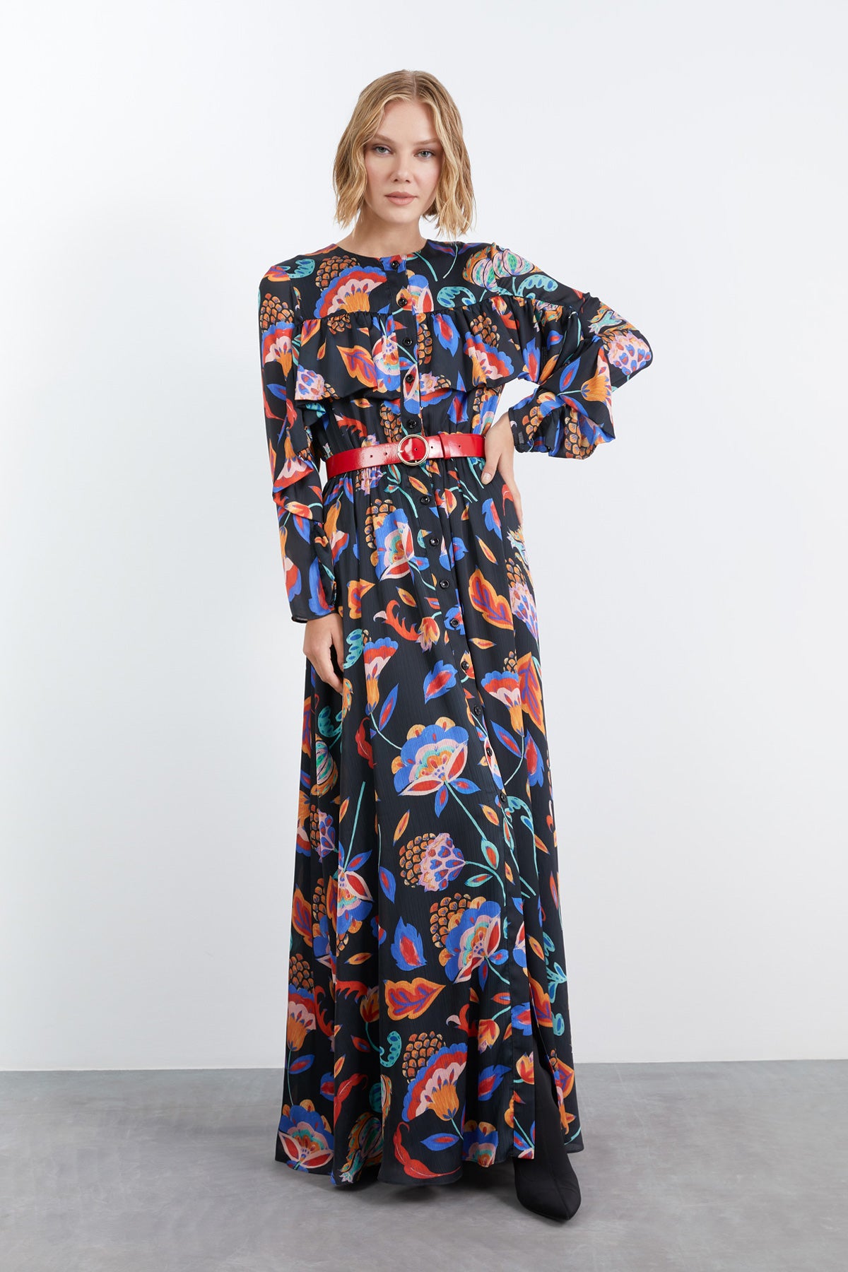 Önü Ve Kolları Fırfır Detaylı Desenli Uzun Elbise