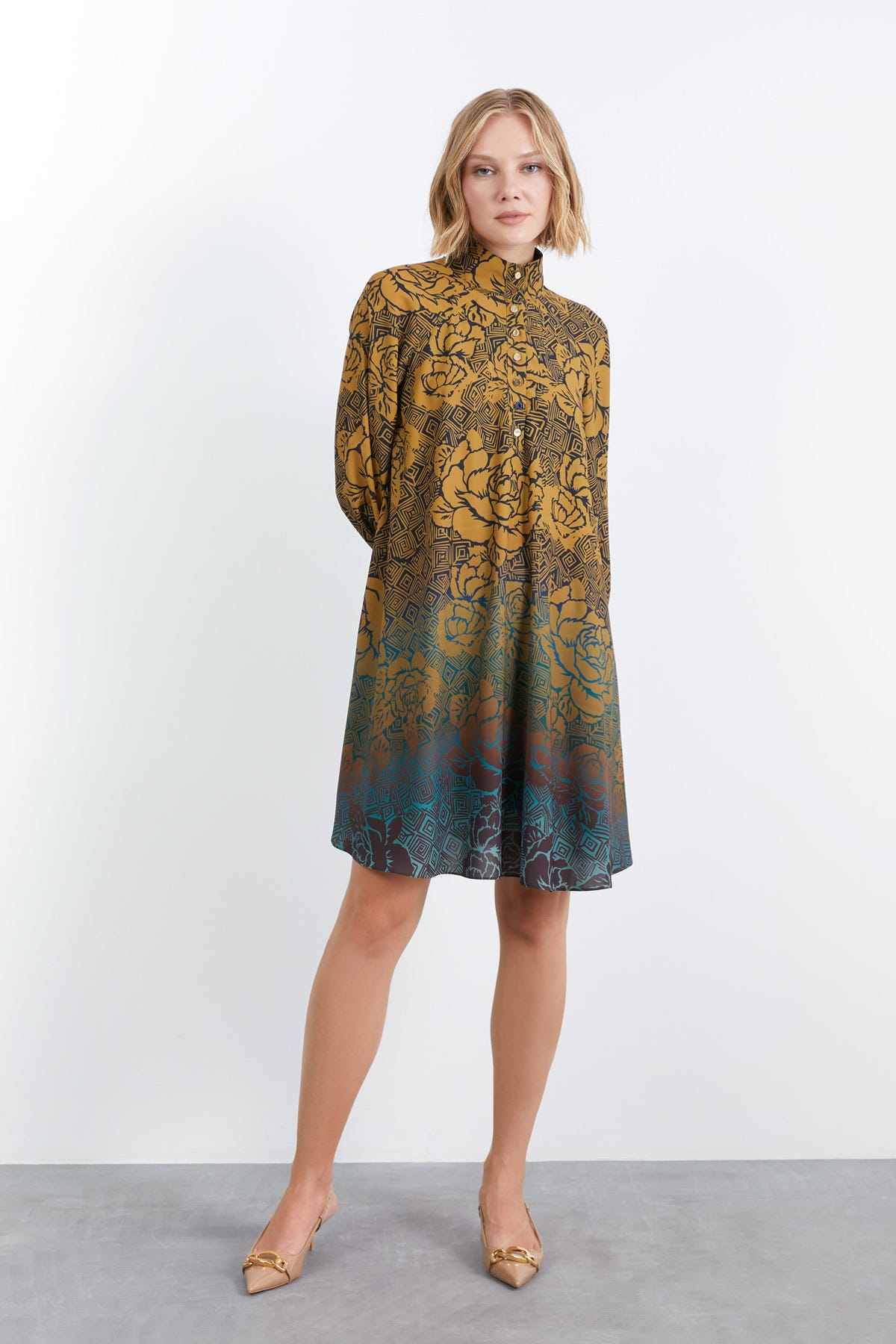 Konrast Renk Geçişli Gül Desenli Kısa Elbise