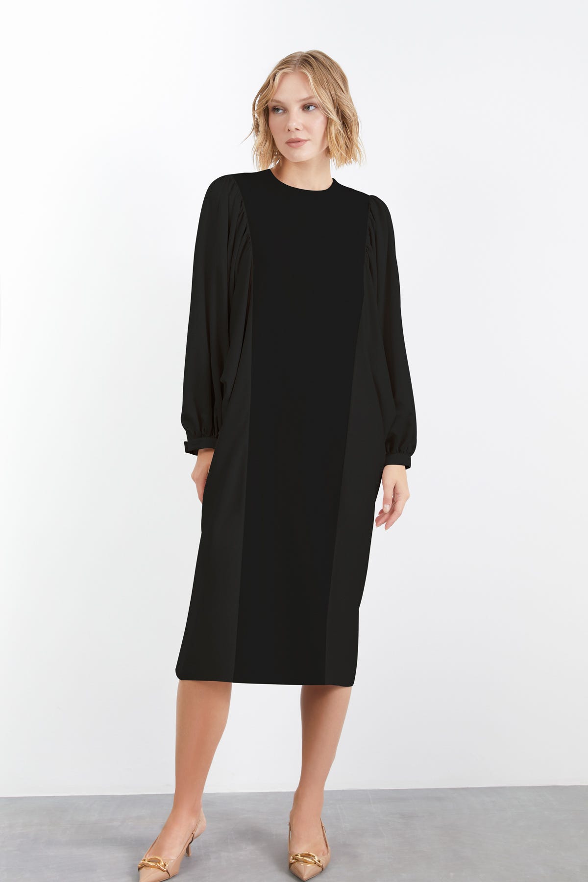 Geniş Kesim Yarasa Kollu Midi Boy Rahat Elbise