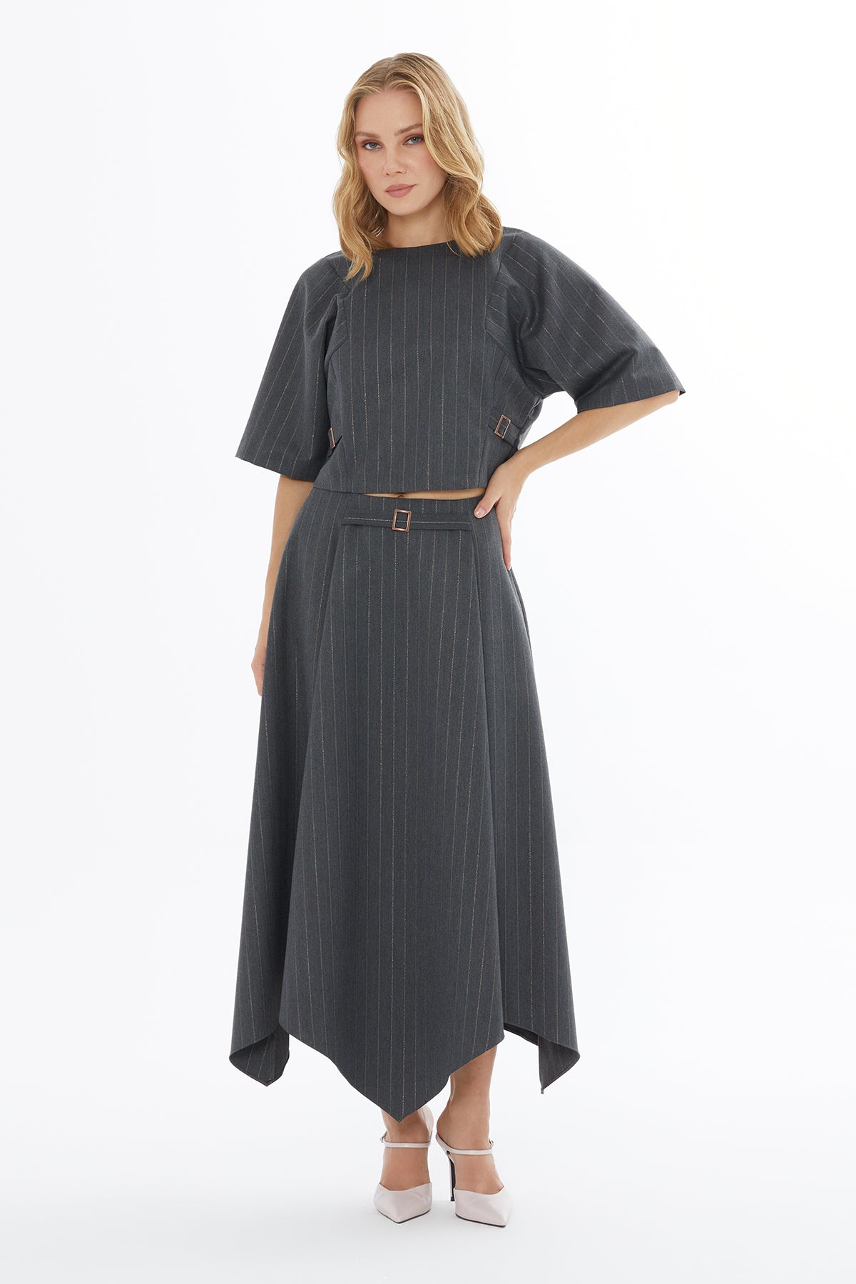 Yuvarlak Yaka Yarasa Kol Toka Detay Bluz