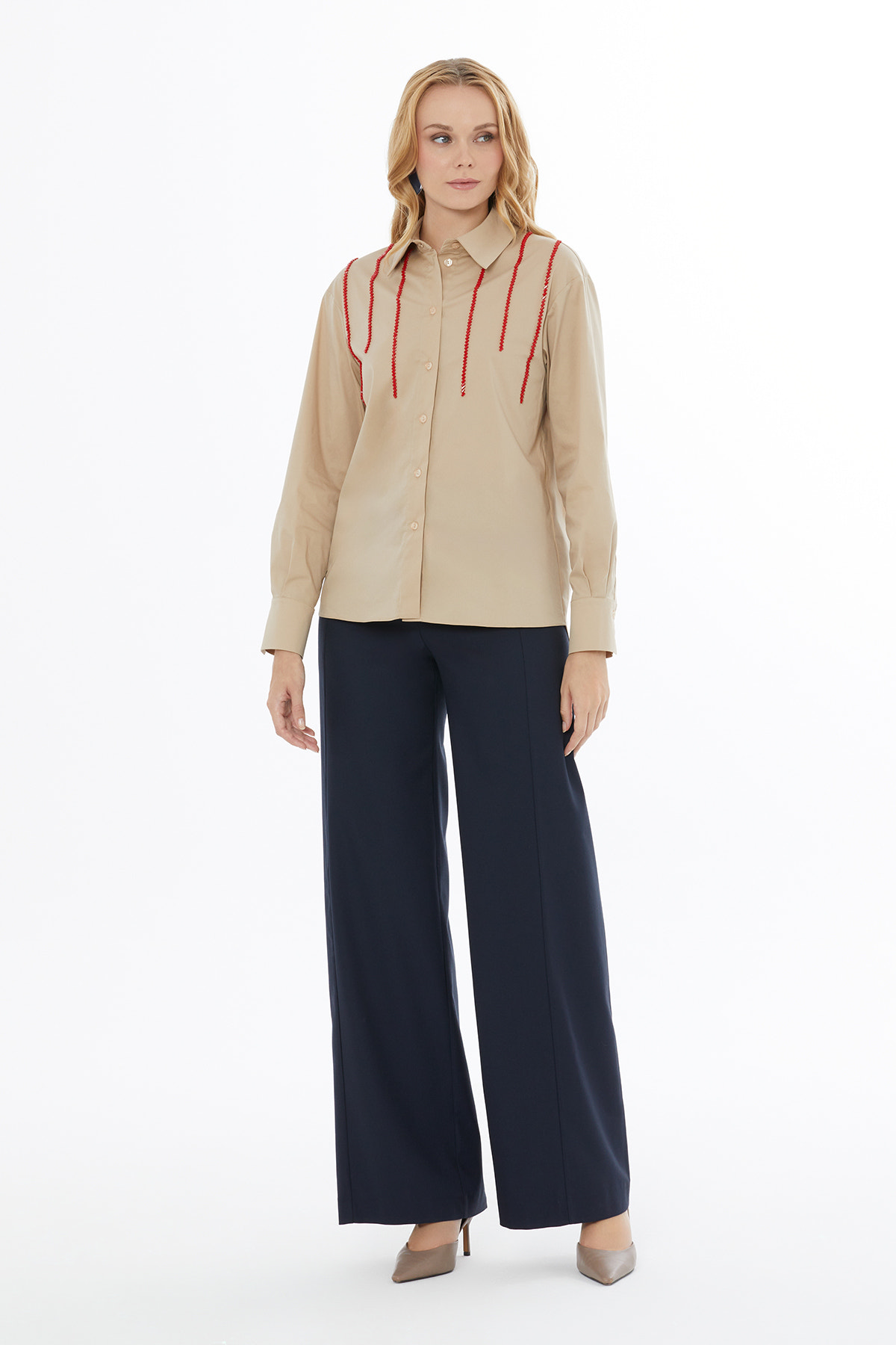 Gömlek Yakalı Boncuk İşlemeli Gömlek