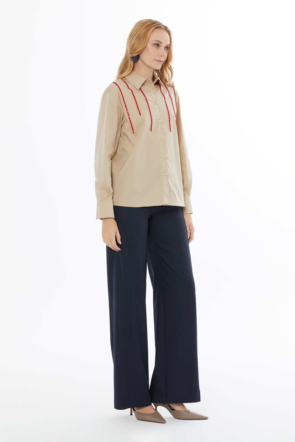 Gömlek Yakalı Boncuk İşlemeli Gömlek