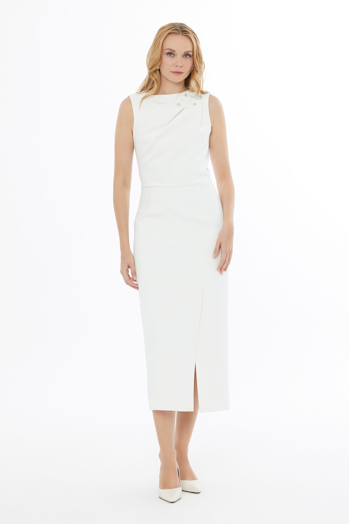 Omuzda Drepe Detaylı Yırtmaçlı Midi Elbise