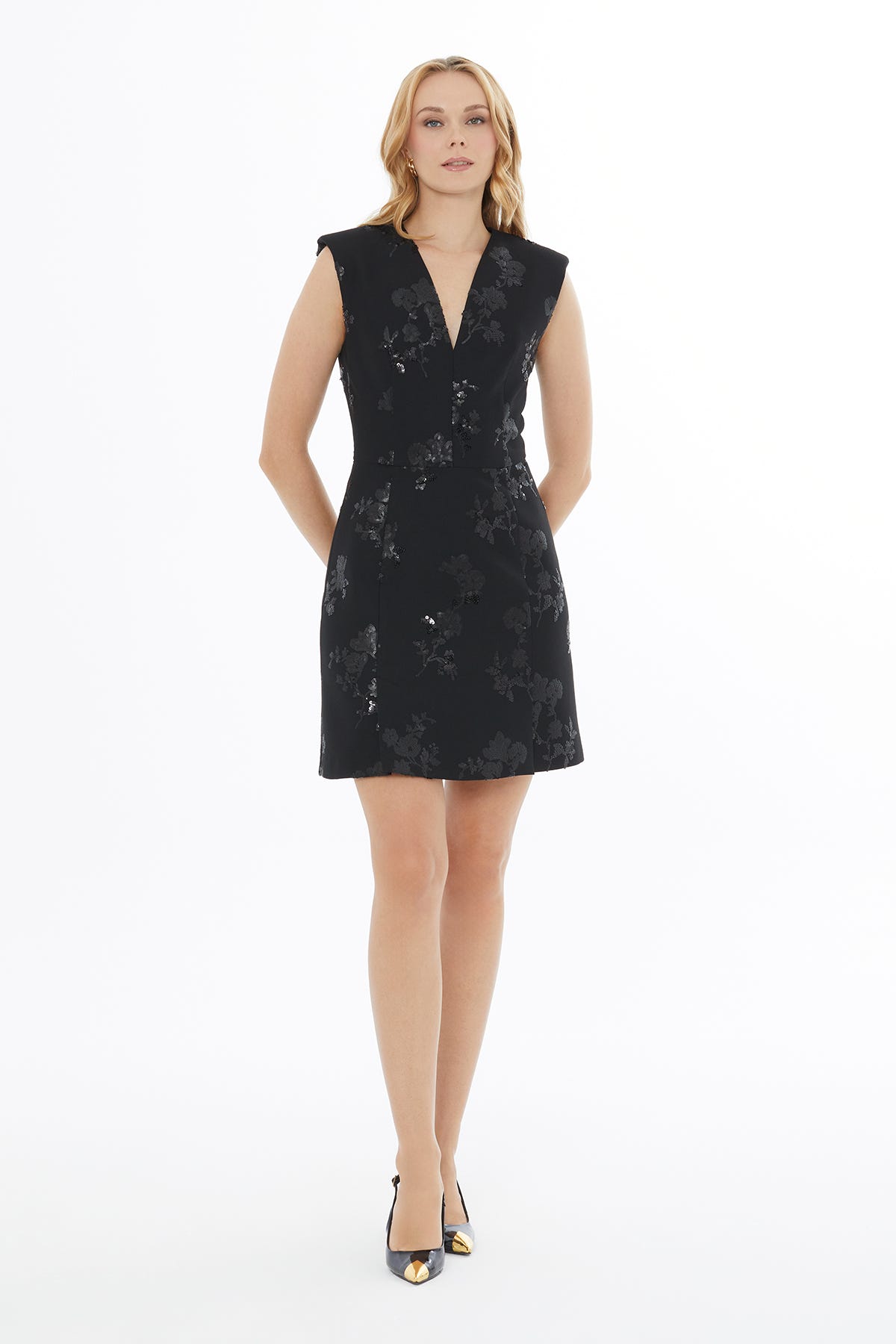 V Yaka Arkadan Fermuarlı Sıfır Kol Mini Elbise