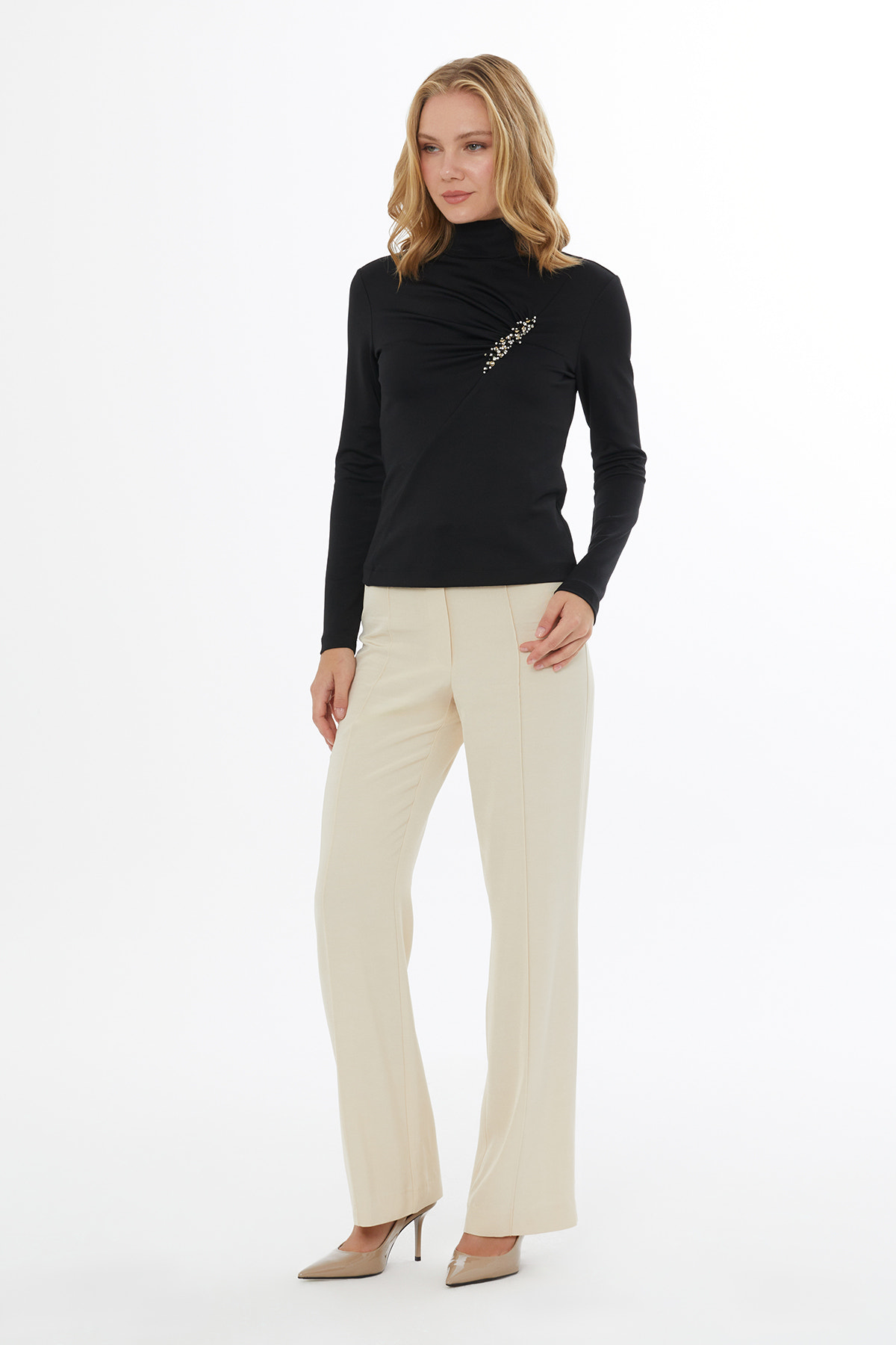 Boğazlı Yakalı Önden Parçalı Uzun Kollu Bluz