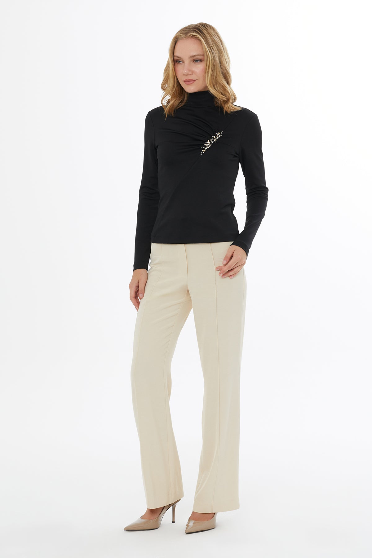 Boğazlı Yakalı Önden Parçalı Uzun Kollu Bluz