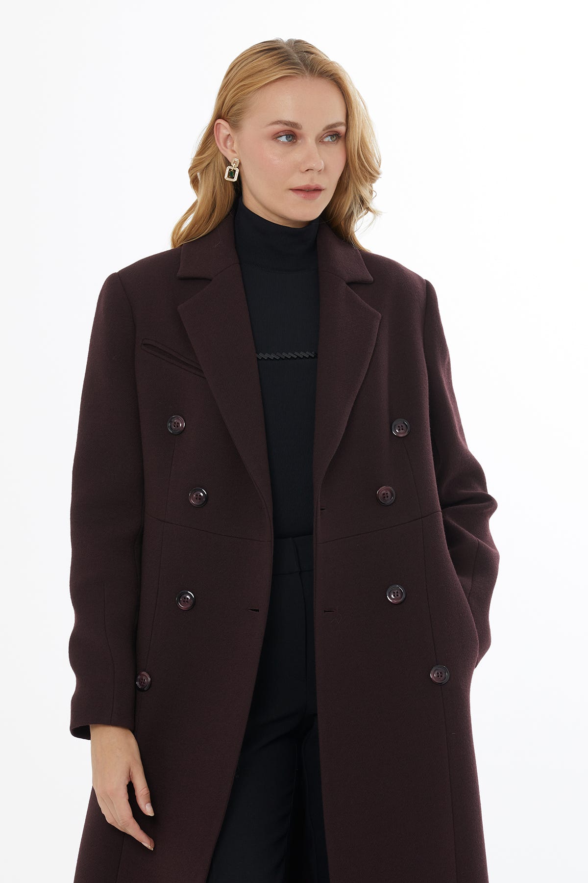 Erkek Yakalı Arkadan Yırtmaçlı Uzun Kaban