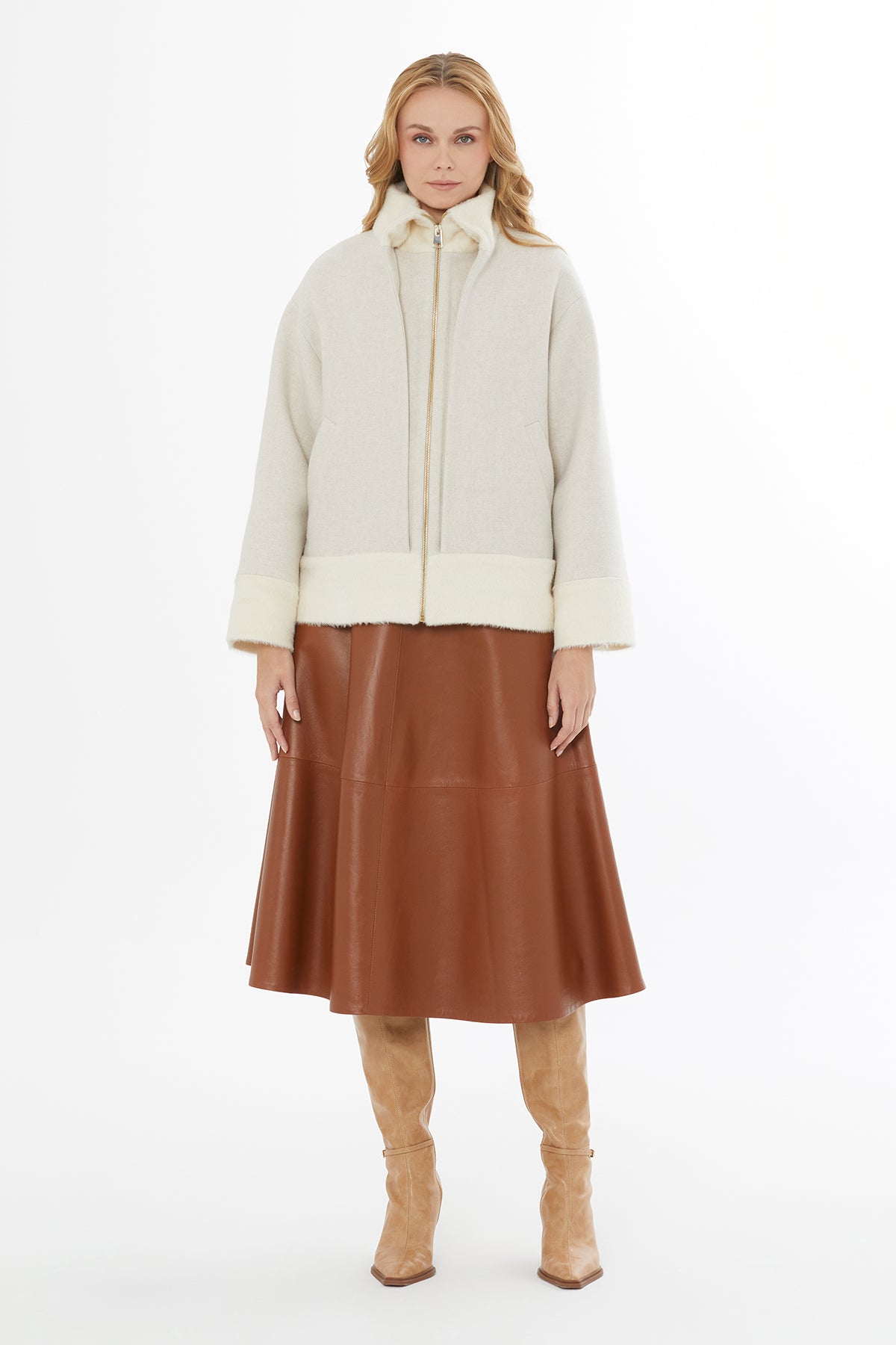 Cepli Oversize Kalıp Dik Yaka Detaylı Mont