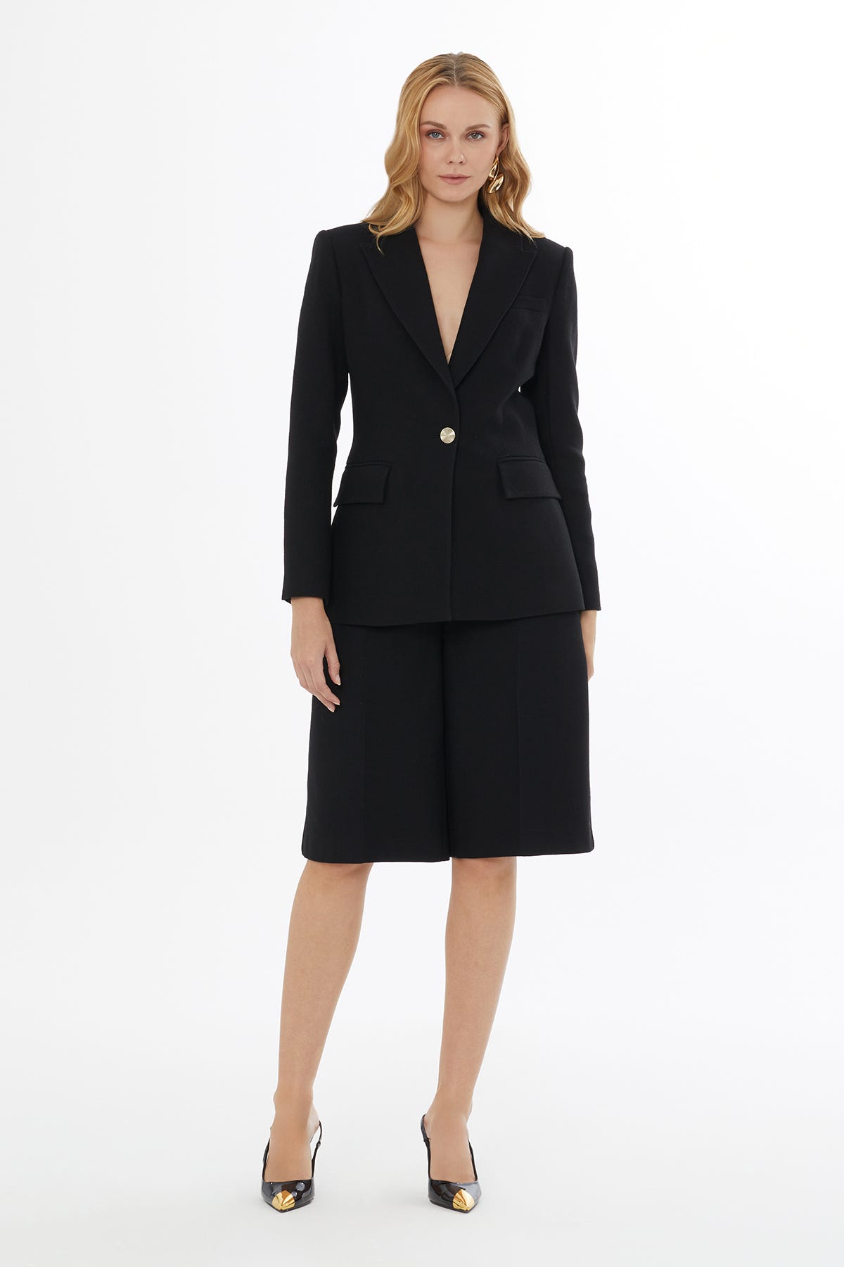 Erkek Yaka Arkadan Kapalı Yırtmaçlı Ceket