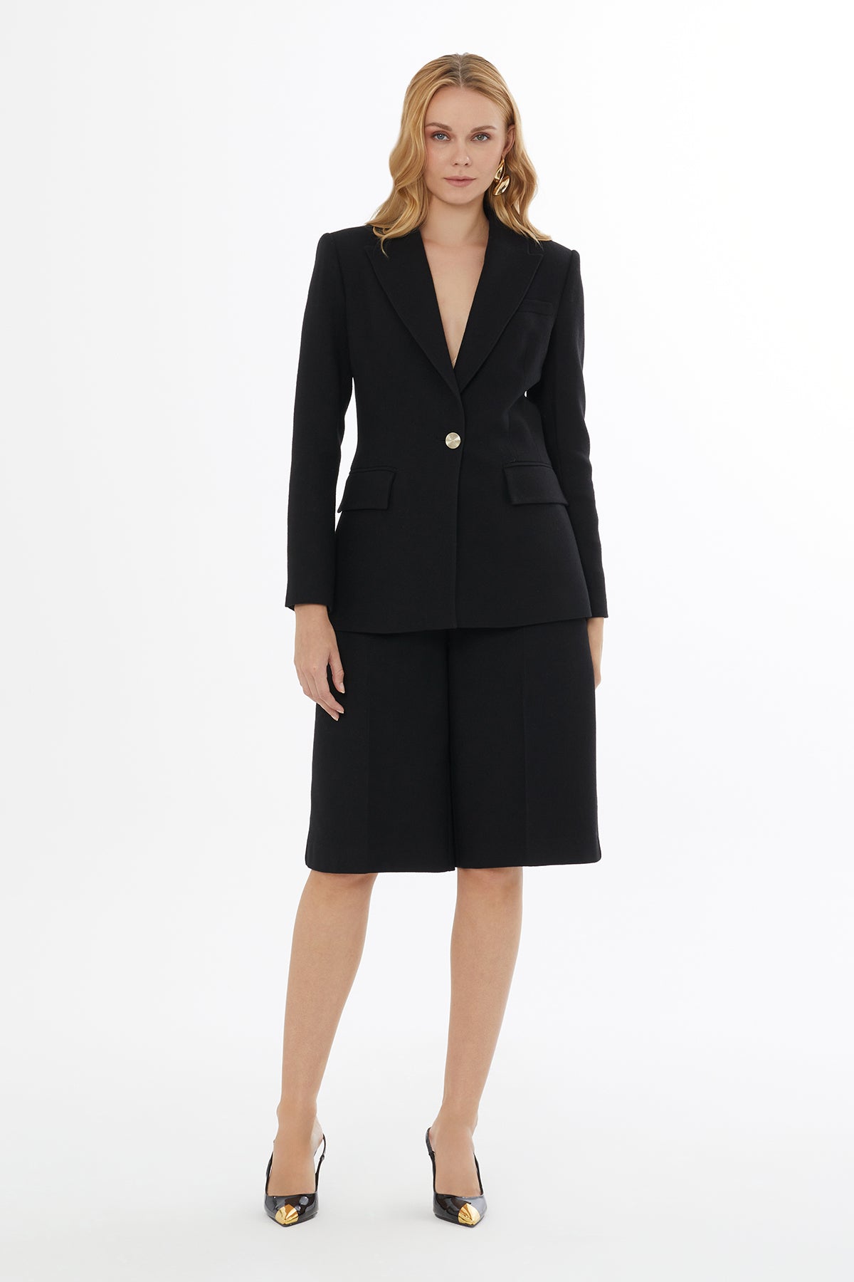 Erkek Yaka Arkadan Kapalı Yırtmaçlı Ceket