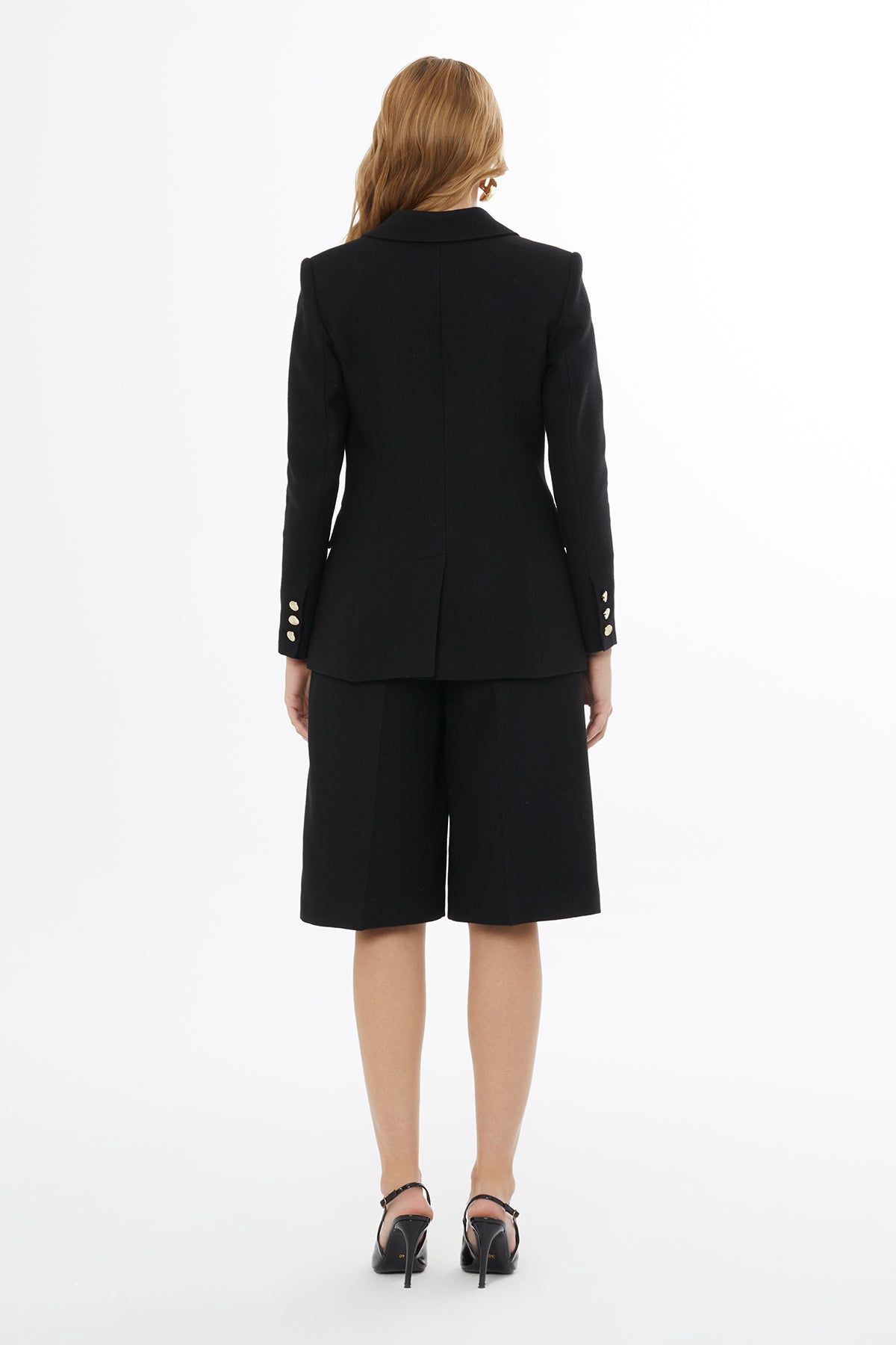 Erkek Yaka Arkadan Kapalı Yırtmaçlı Ceket