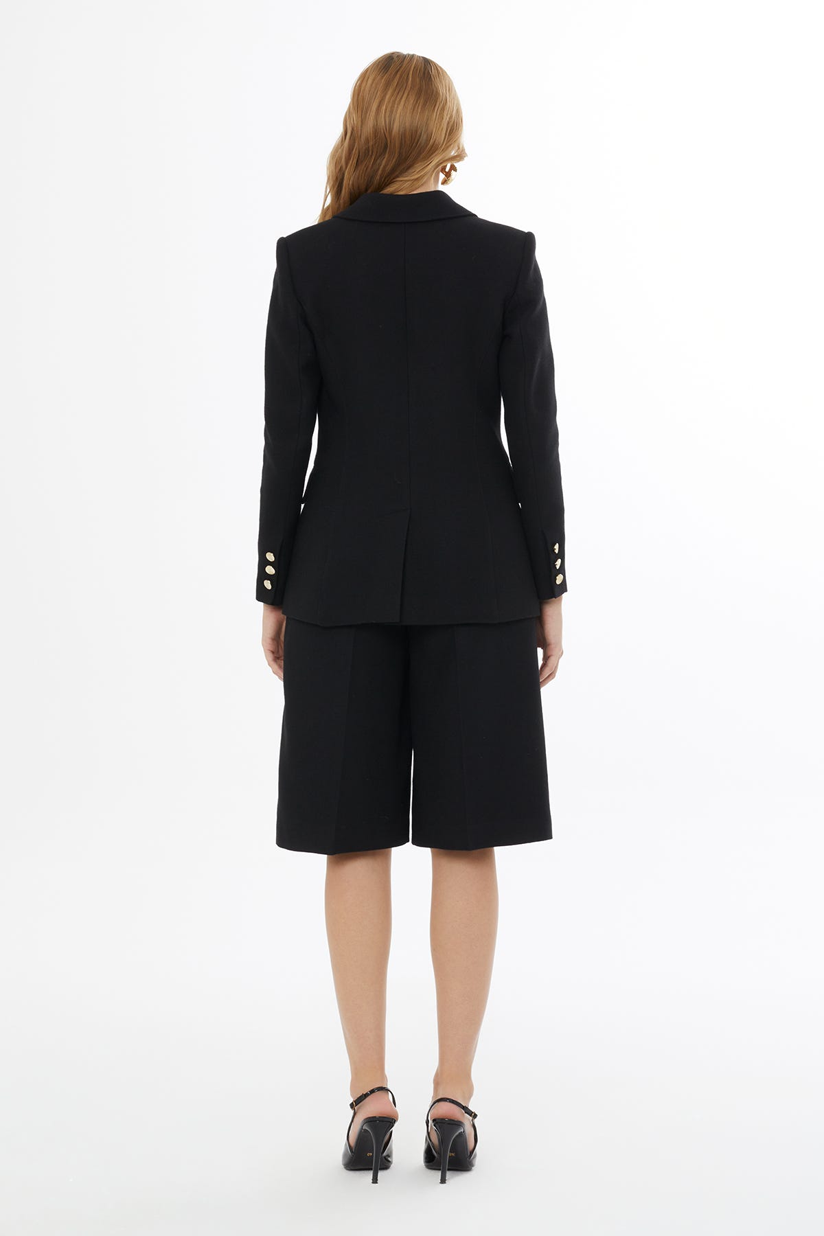 Erkek Yaka Arkadan Kapalı Yırtmaçlı Ceket