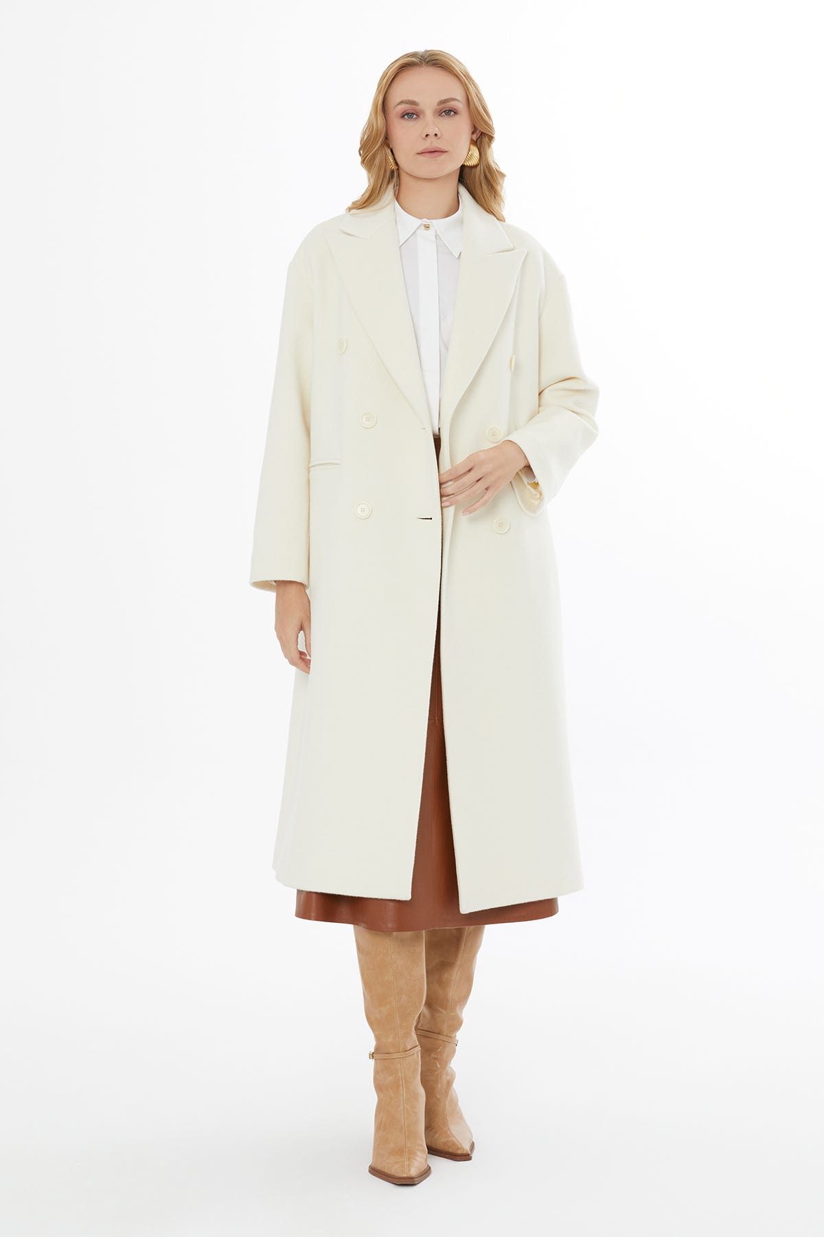 Erkek Yakalı Arkadan Kapalı Yırtmaçlı Kaban