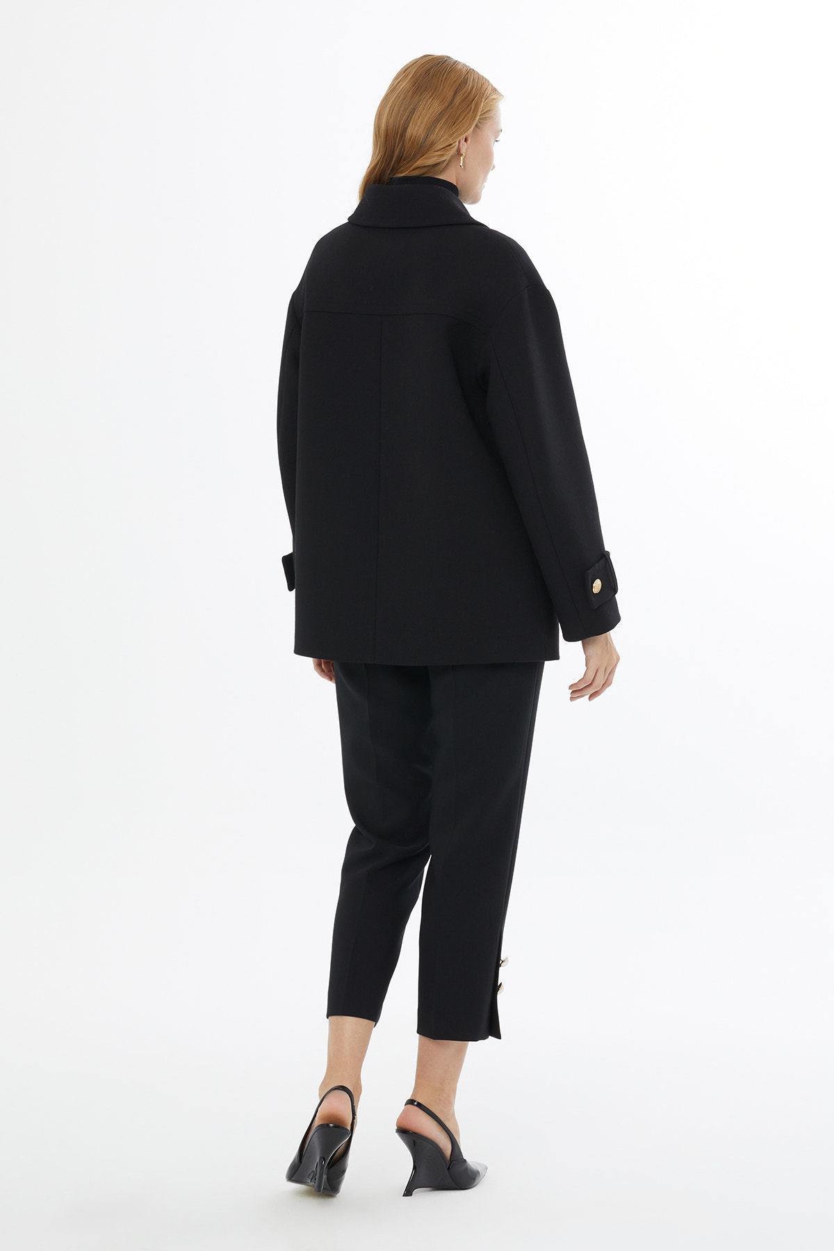 Erkek Yakalı Cepli Düğme Kapamalı Uzun Kollu Ceket