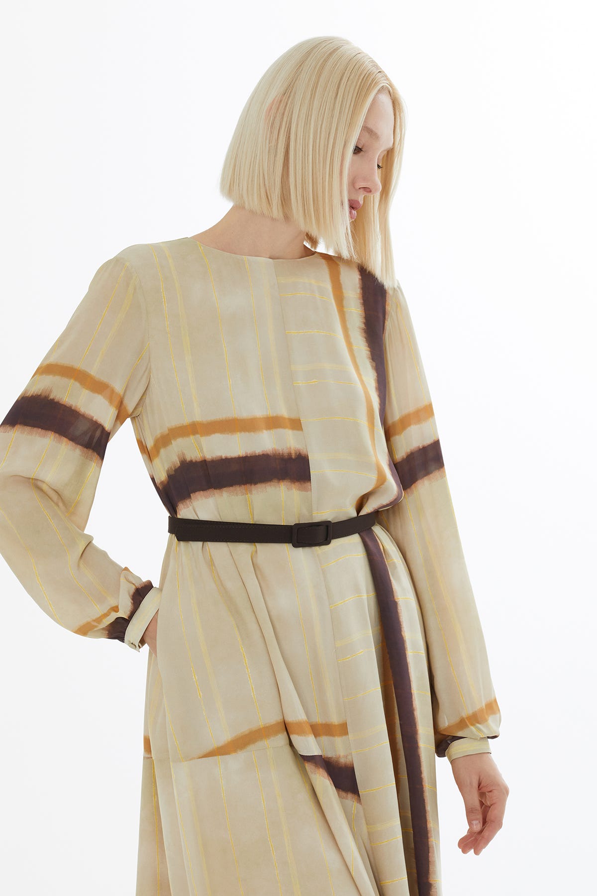 Yuvarlak Yaka Fermuar Kapamalı Midi Elbise