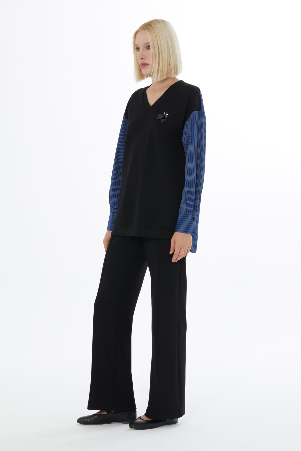 Broş Detaylı Beli Lastikli Eşofman Takımı