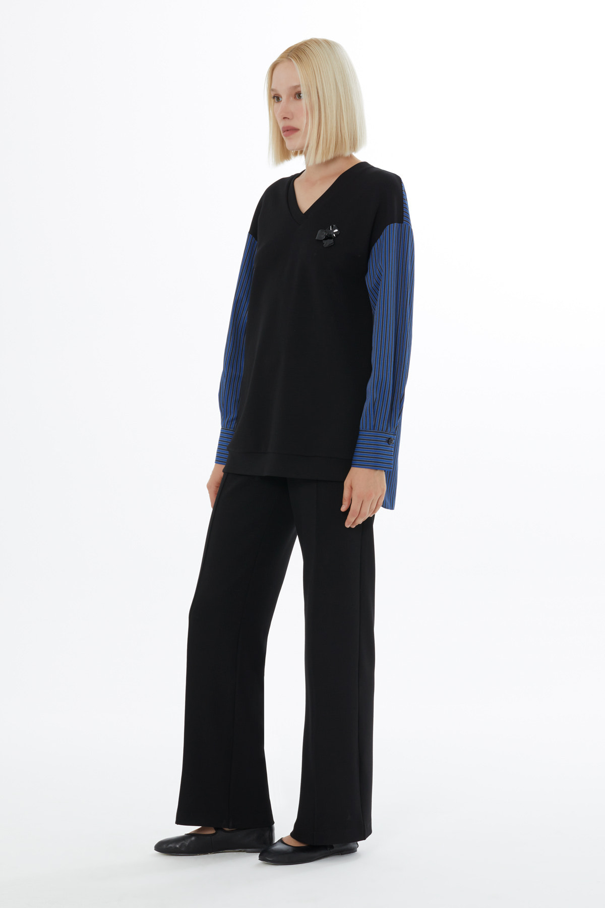 Broş Detaylı Beli Lastikli Eşofman Takımı