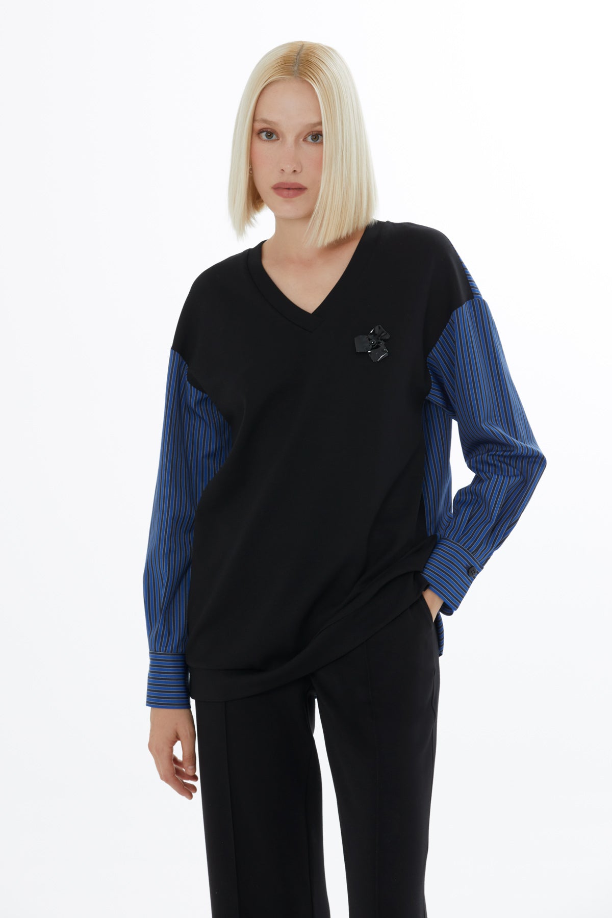 Broş Detaylı Beli Lastikli Eşofman Takımı