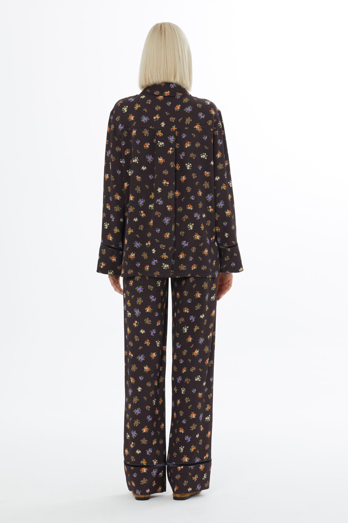 Fermuar Kapamalı Yakalı Desenli Rahat Takım