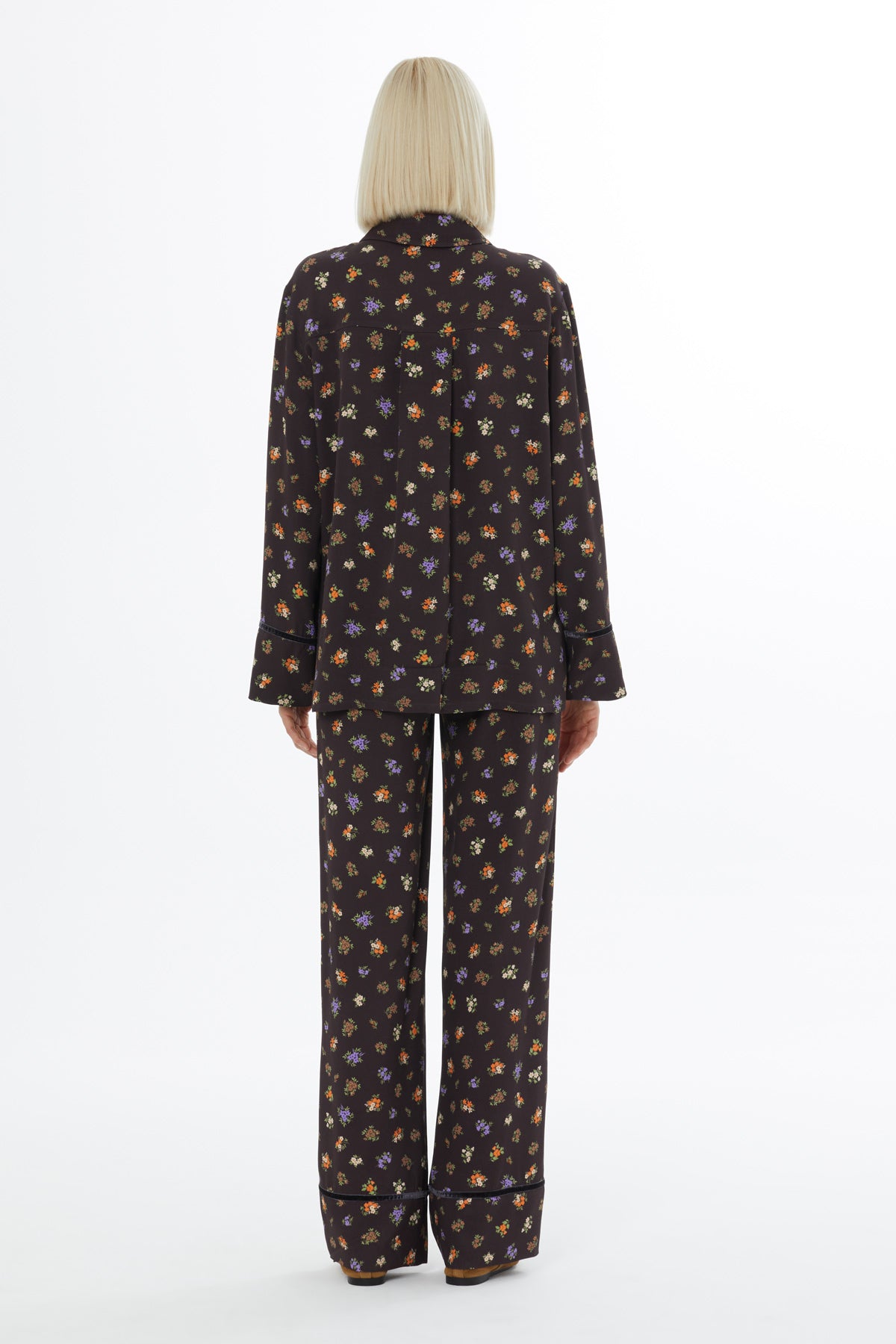 Fermuar Kapamalı Yakalı Desenli Rahat Takım