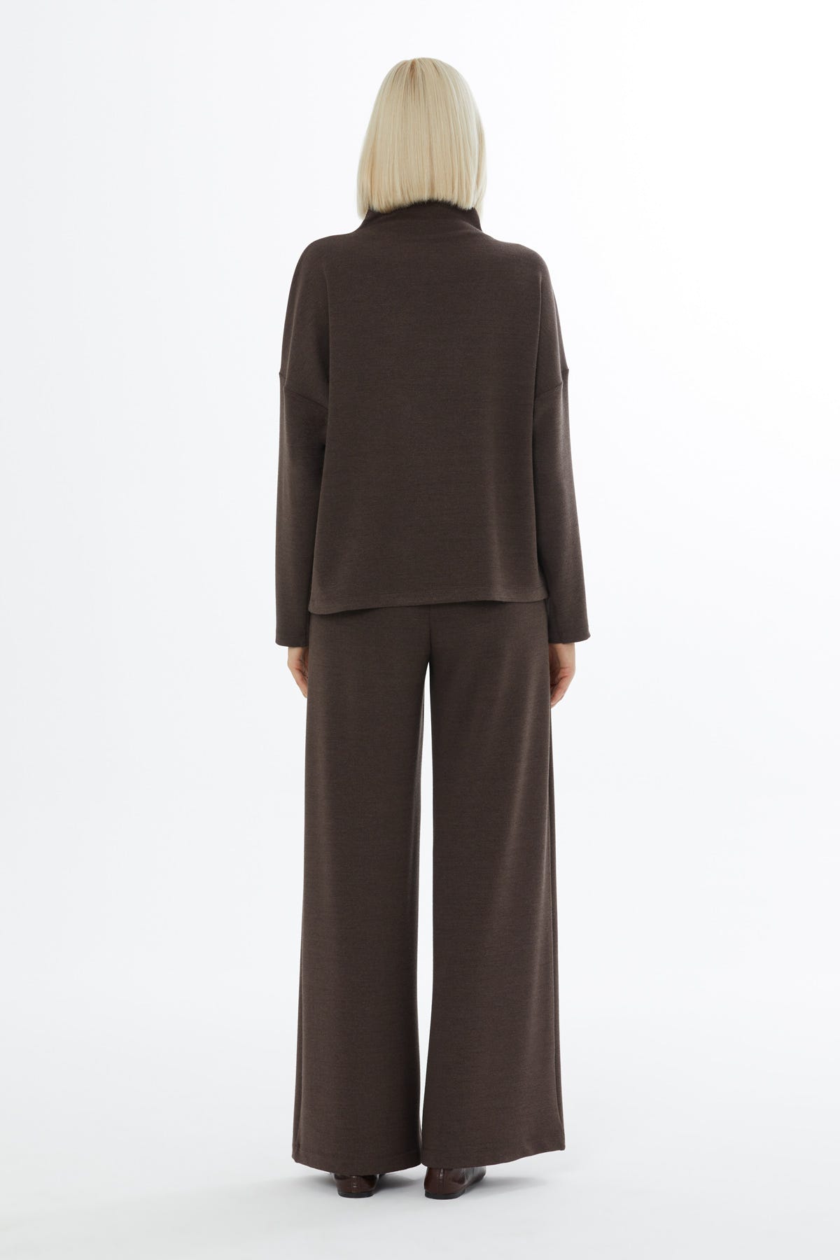 Broş Detaylı Beli Lastikli Eşofman Takımı