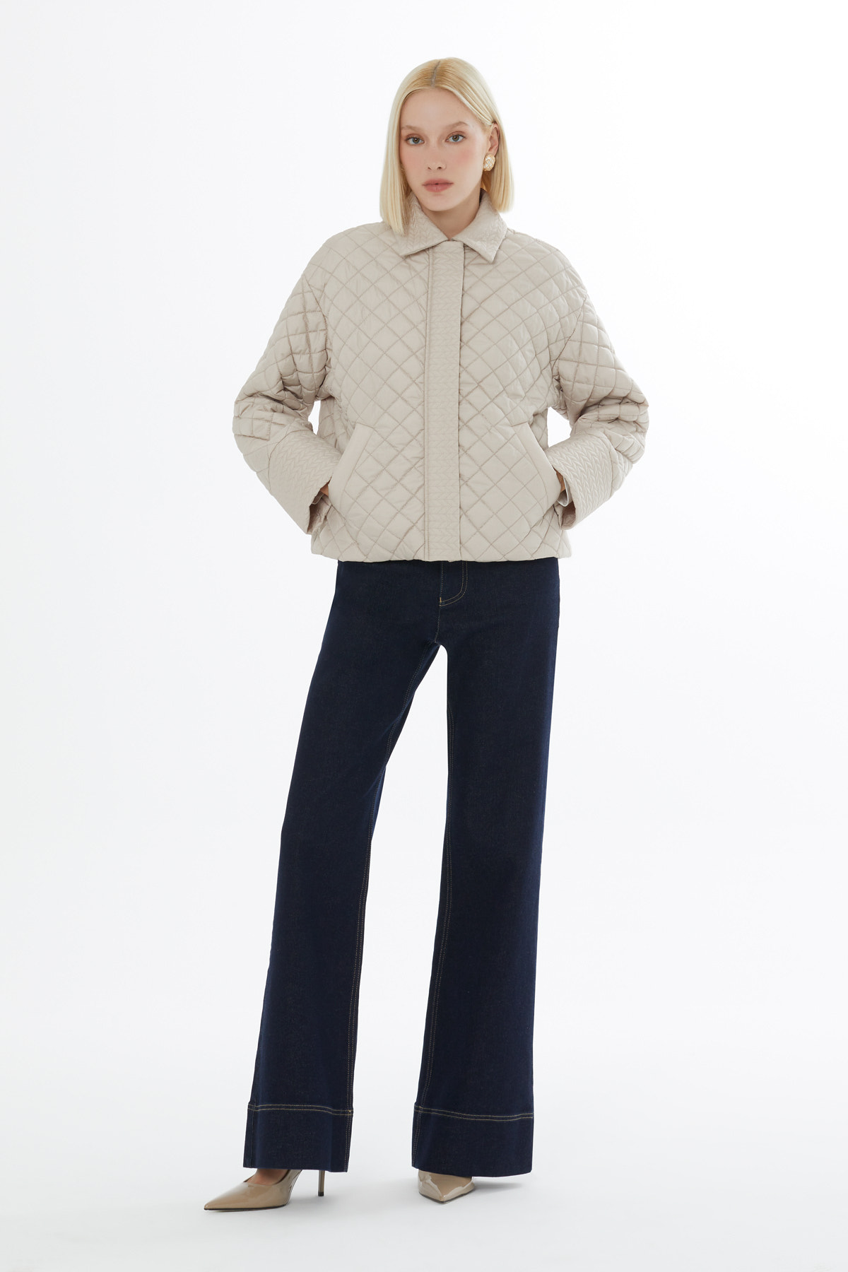 Yakalı Fermuar Kapamalı Çıtçıtlı Kapitone Mont