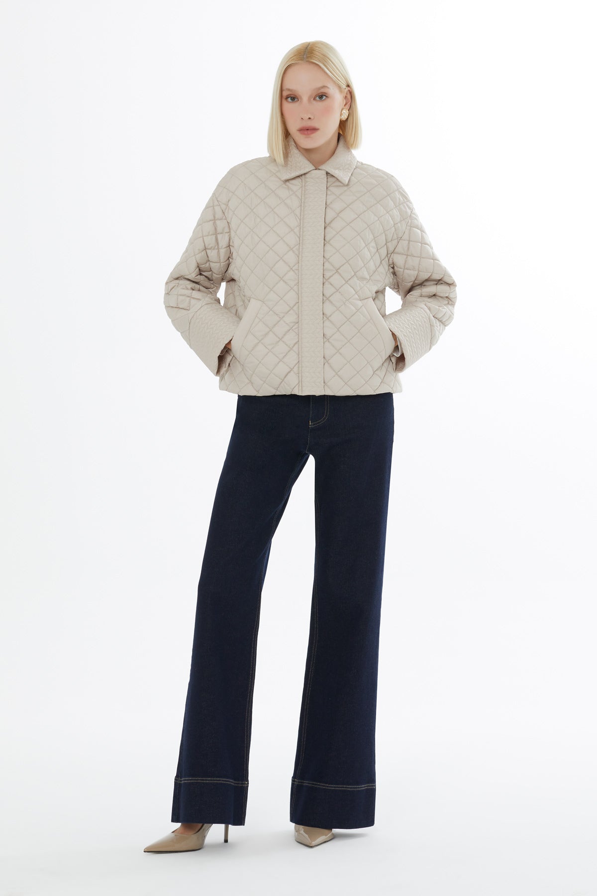 Yakalı Fermuar Kapamalı Çıtçıtlı Kapitone Mont