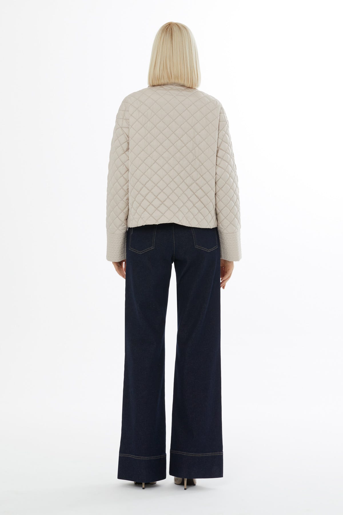 Yakalı Fermuar Kapamalı Çıtçıtlı Kapitone Mont