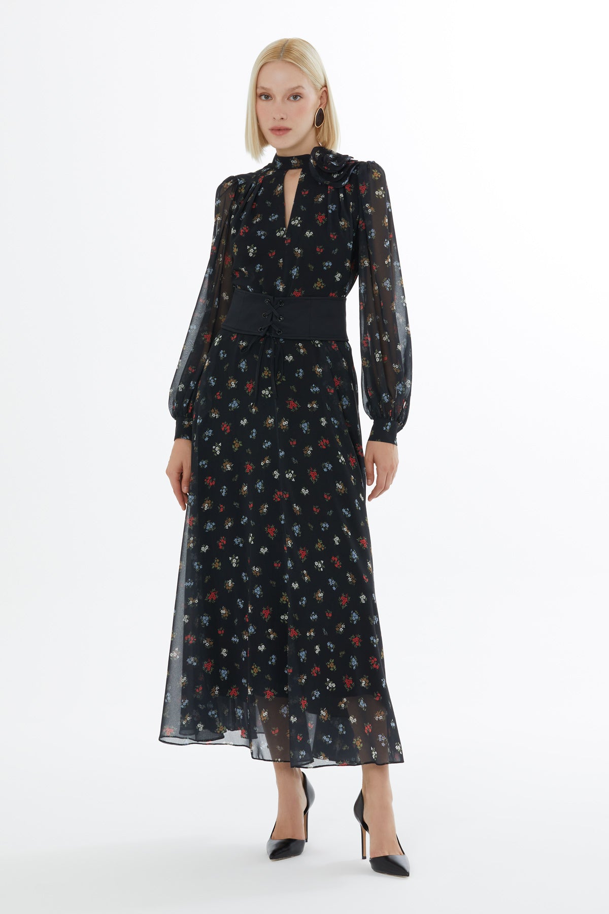 Gül Detaylı Desenli Maxi Elbise