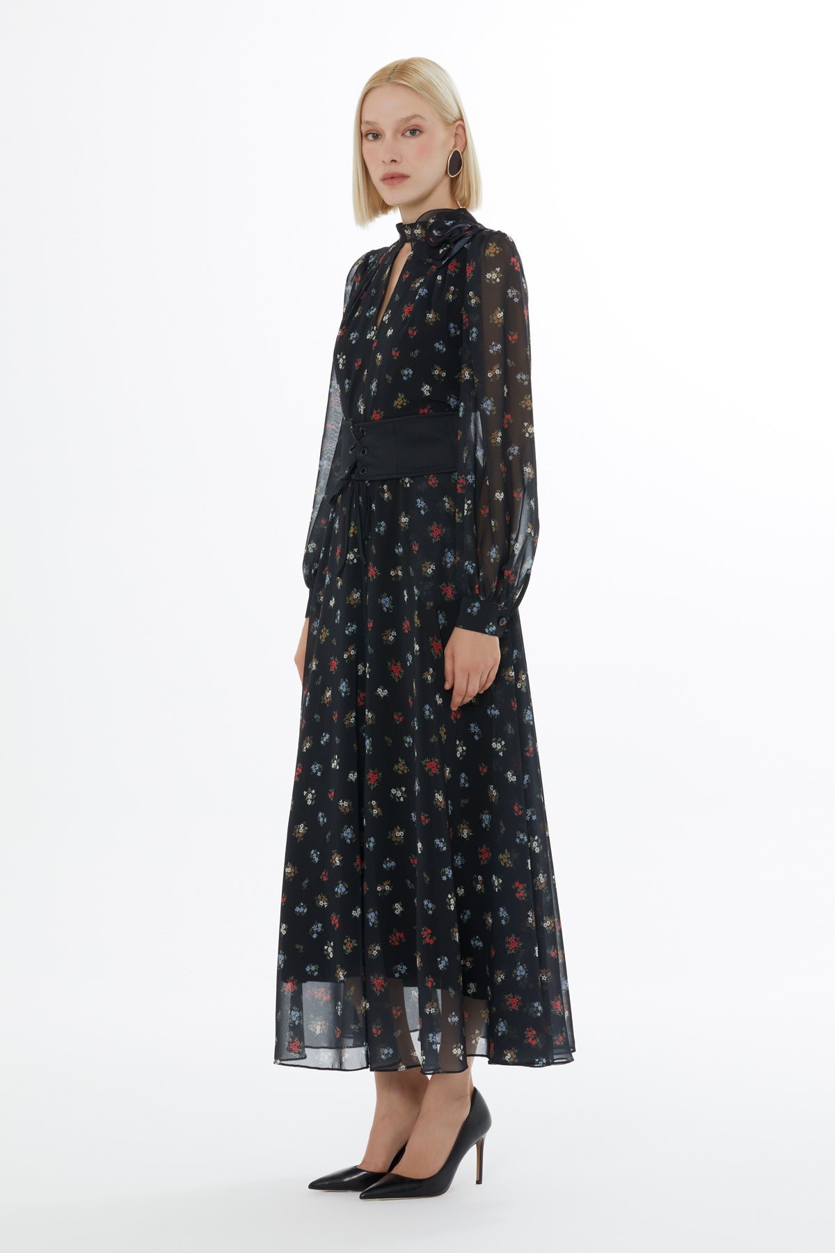 Gül Detaylı Desenli Maxi Elbise