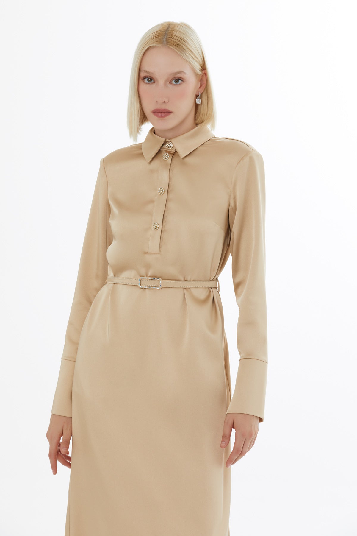 Uzun Kollu Yakalı Kemerli Uzun Elbise