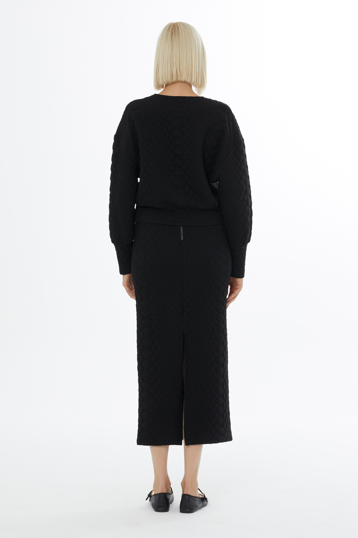 V Yakalı Rahat Kesim Bluz Ve Kalem Etekli Yılan Desenli Dokulu Örme Takım